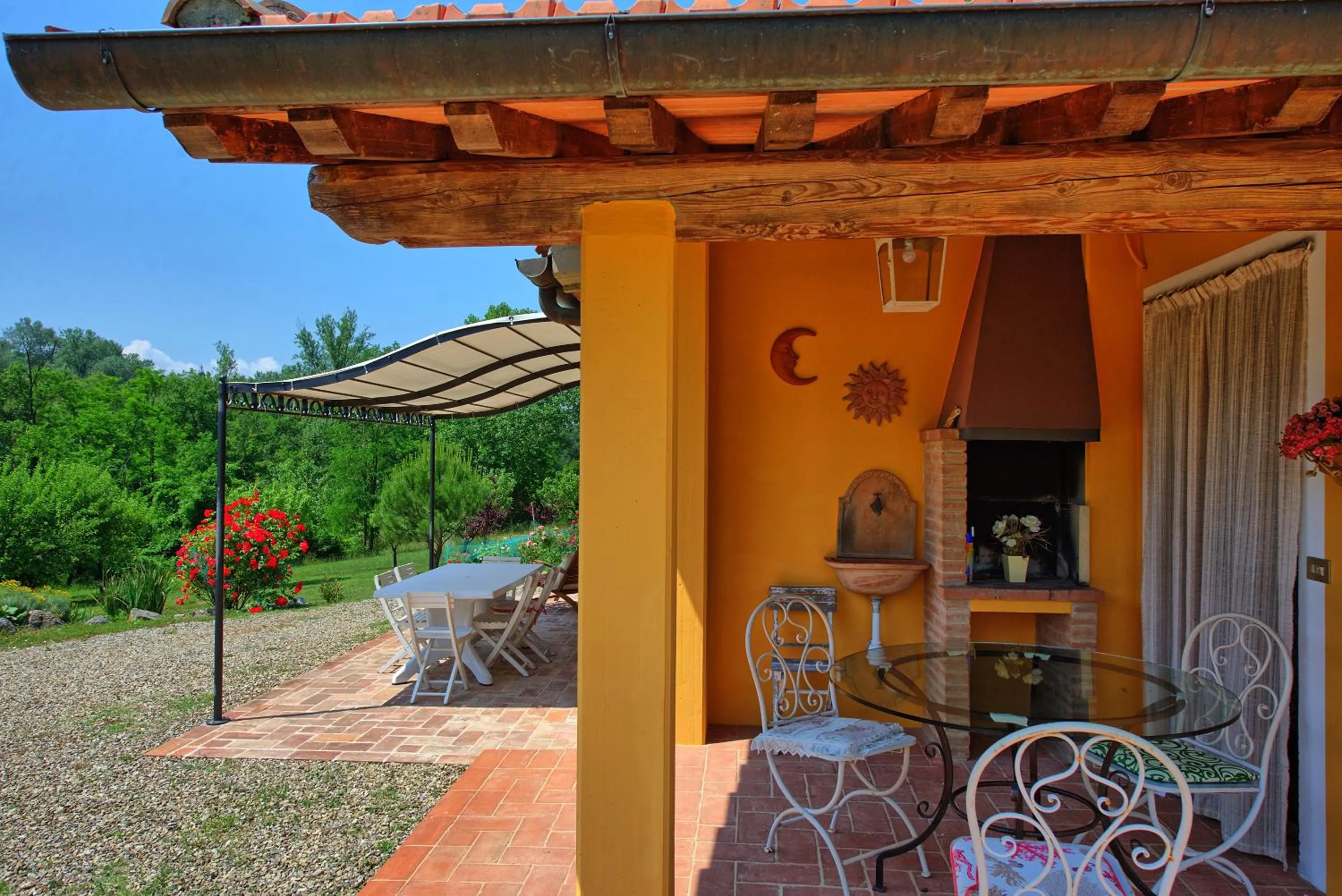 BBQ facilities in Holiday Home Casa Ovile by PosarelliVillas