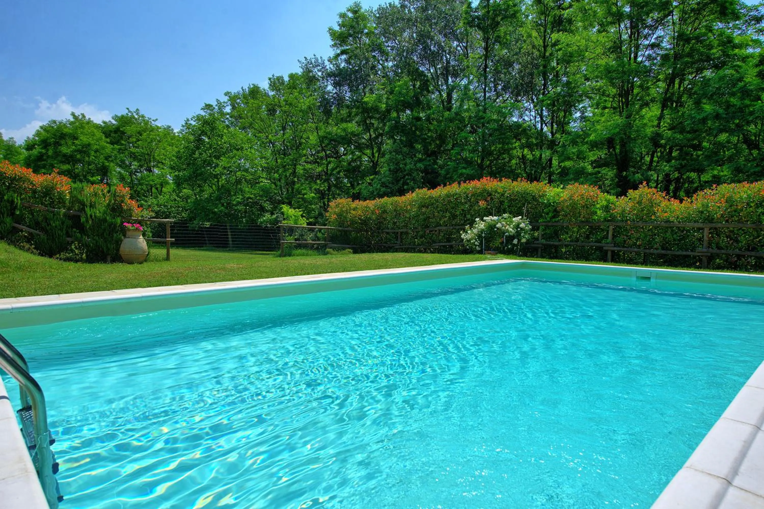 Swimming pool in Holiday Home Casa Ovile by PosarelliVillas