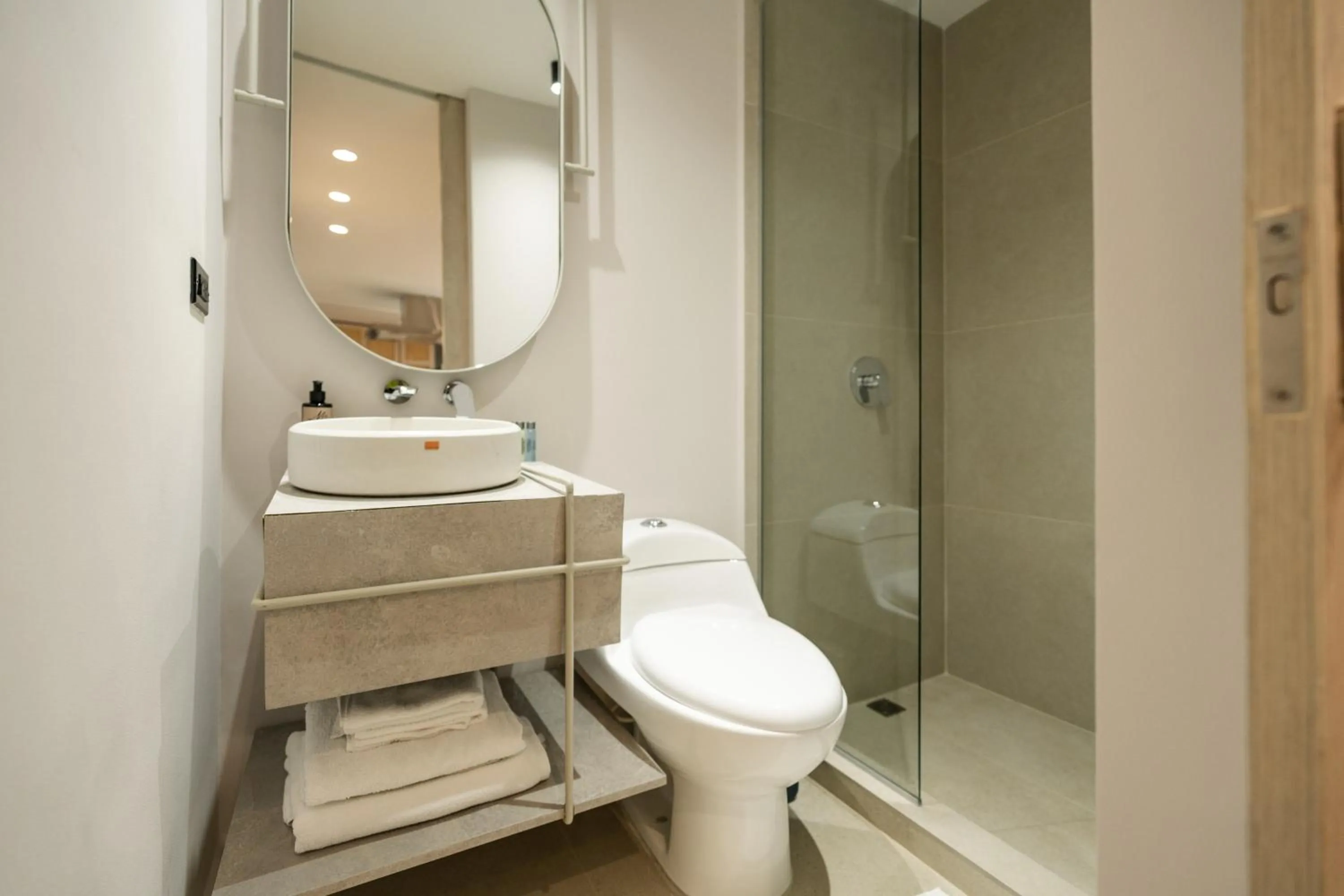 Shower in Indie Universe Creative Hotel