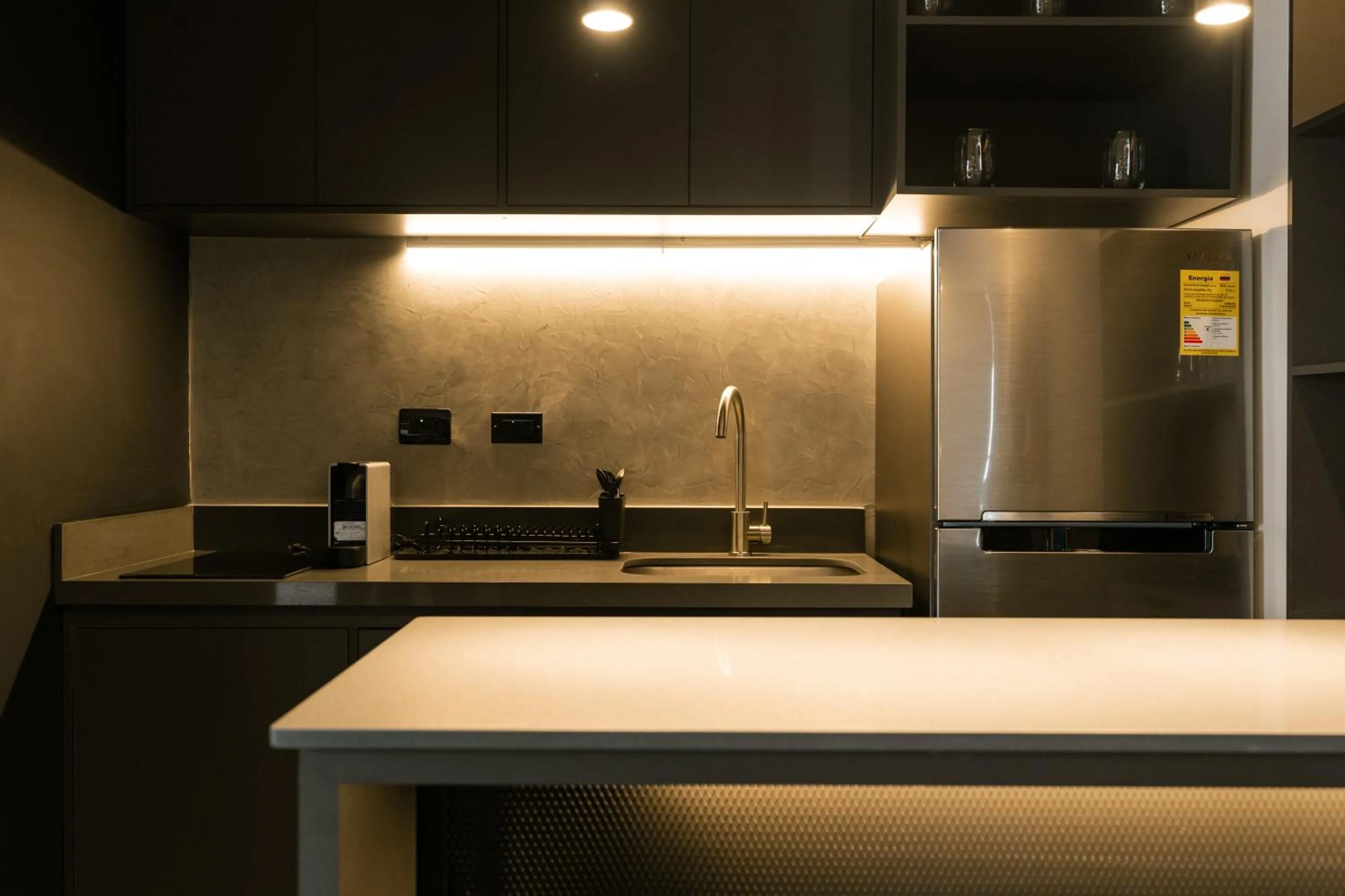 Kitchen or kitchenette in Indie Universe Creative Hotel