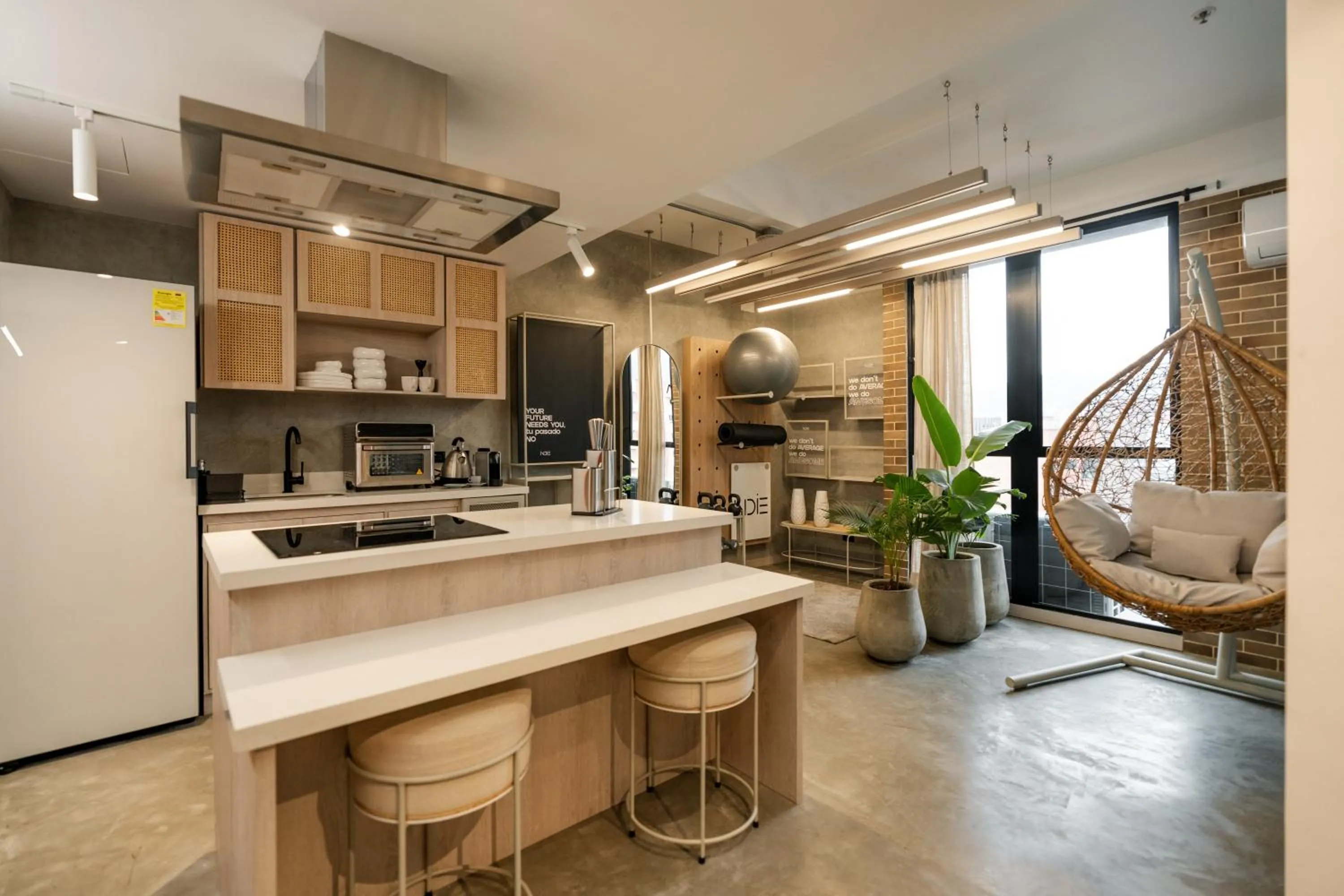 Kitchen or kitchenette in Indie Universe Creative Hotel