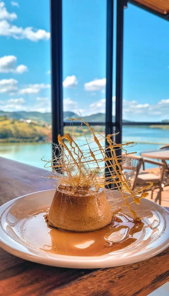 Restaurant/places to eat in Vista do Lago Hotel