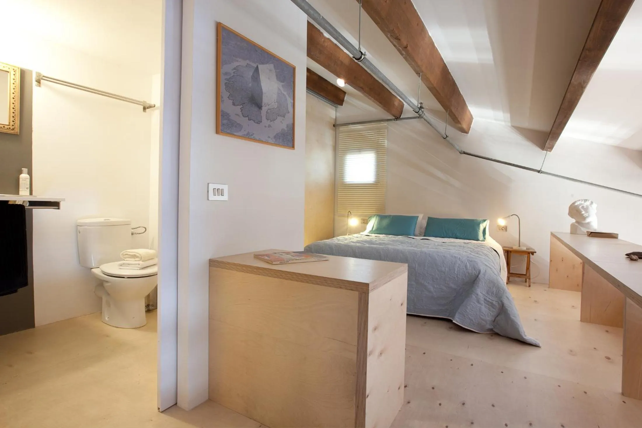 Photo of the whole room, Bed in Beach Loft Duplex
