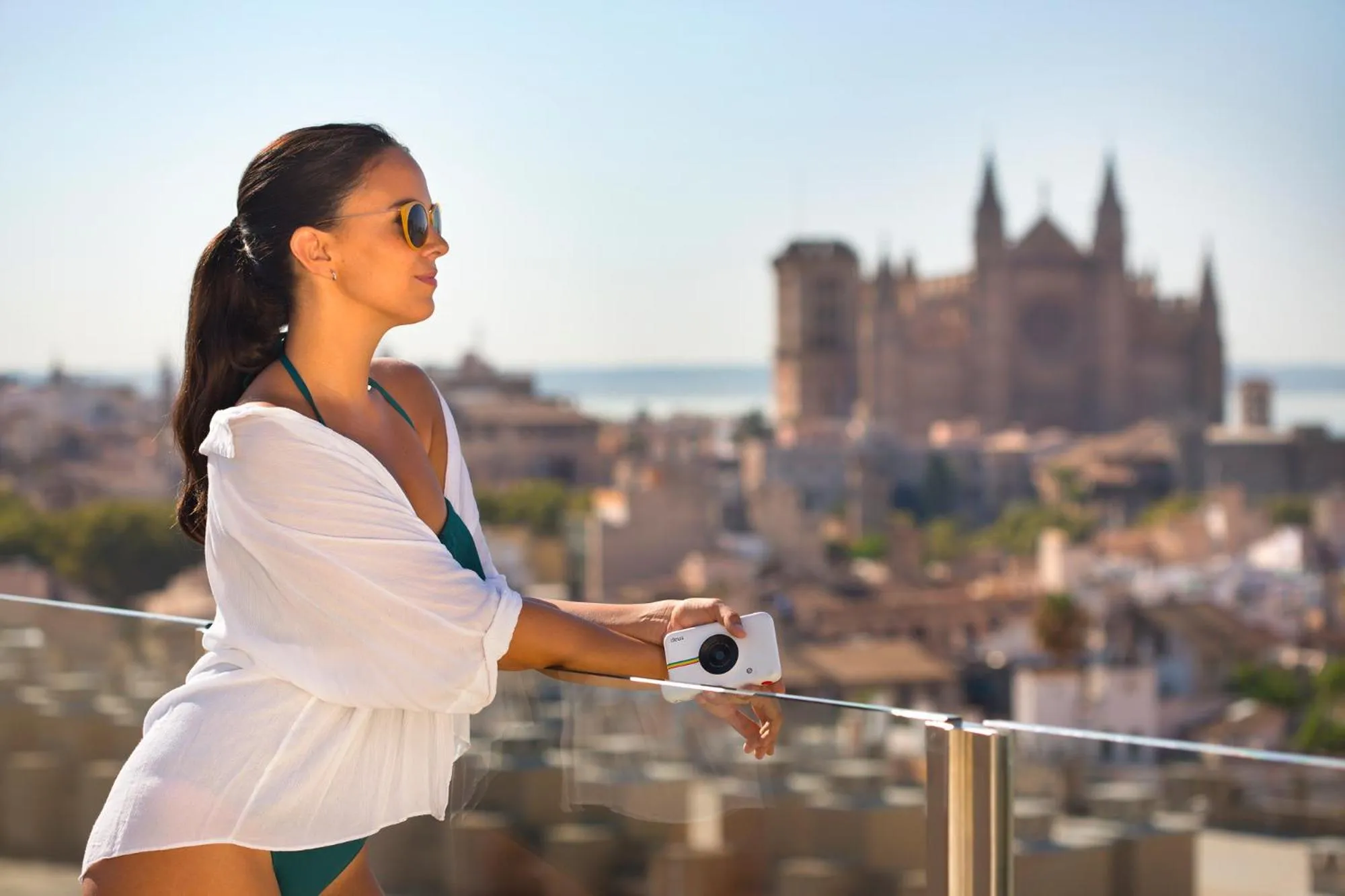 People in Hotel Saratoga