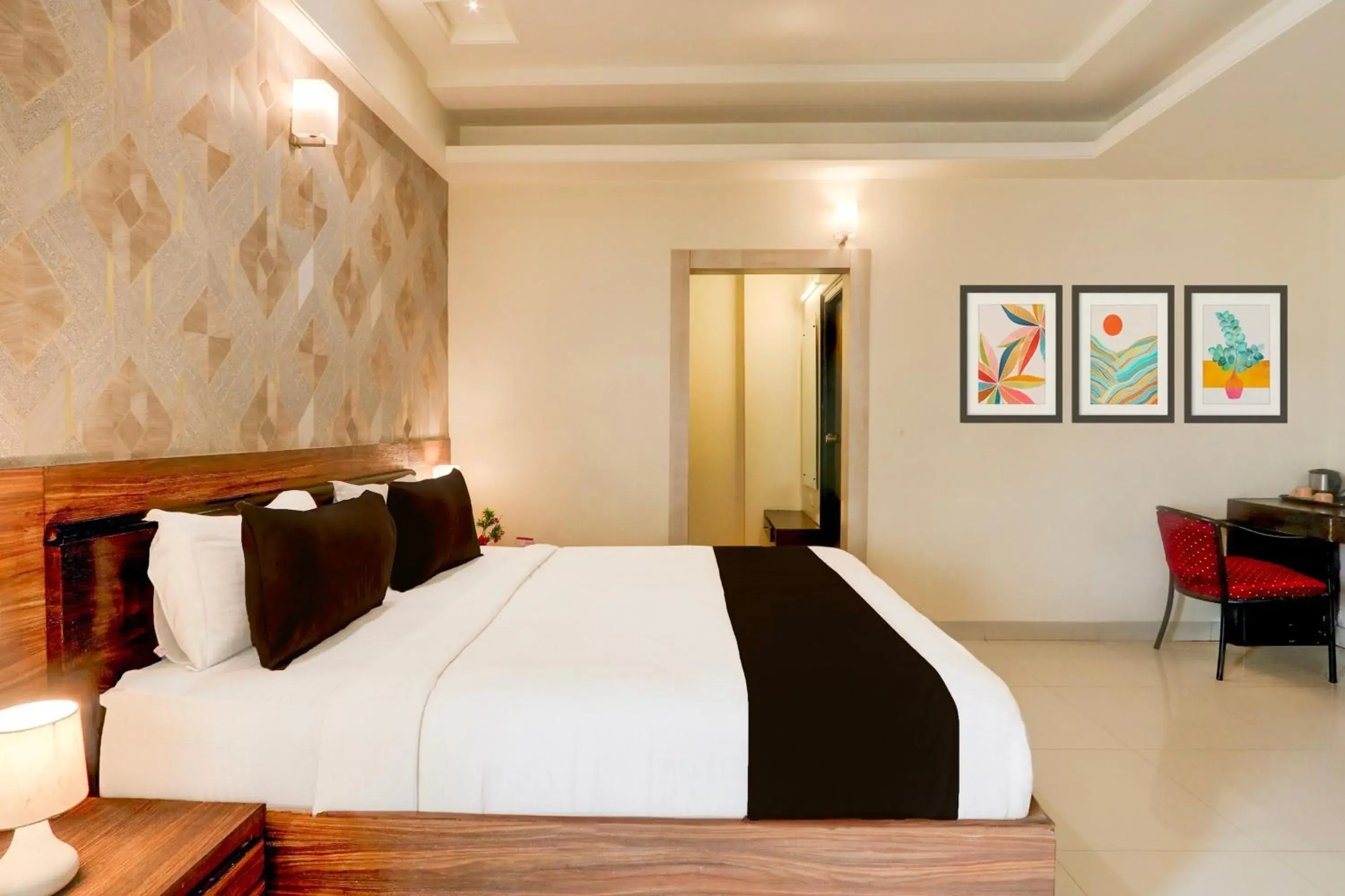 Deluxe Triple Room - single occupancy in Townhouse Oak Madhapur Nera Regency Deluxe Triple Room - single occupancy in Townhouse Oak Madhapur Nera Regency