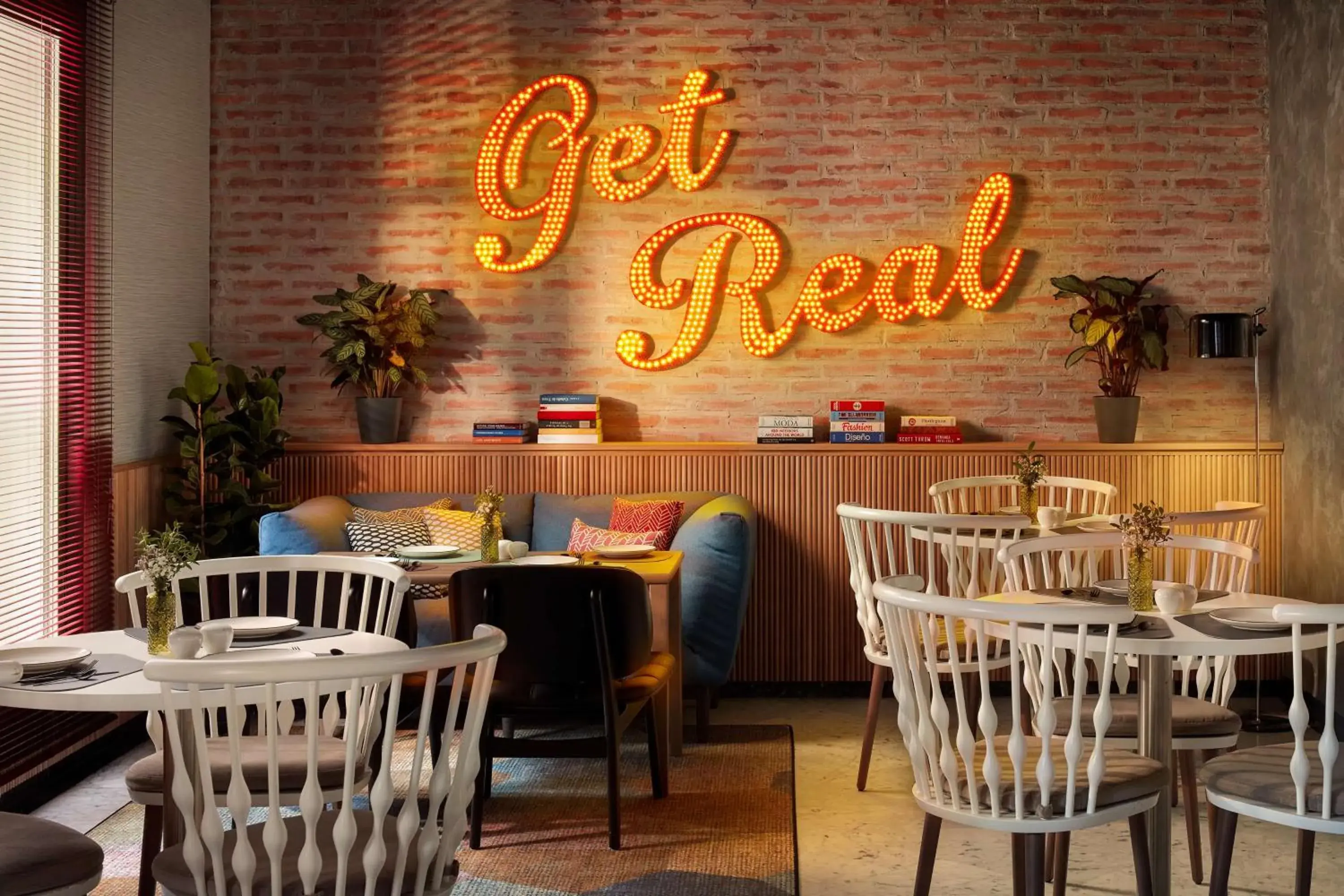 Restaurant/places to eat in Avani Alonso Martinez Restaurant/places to eat in Avani Alonso Martinez