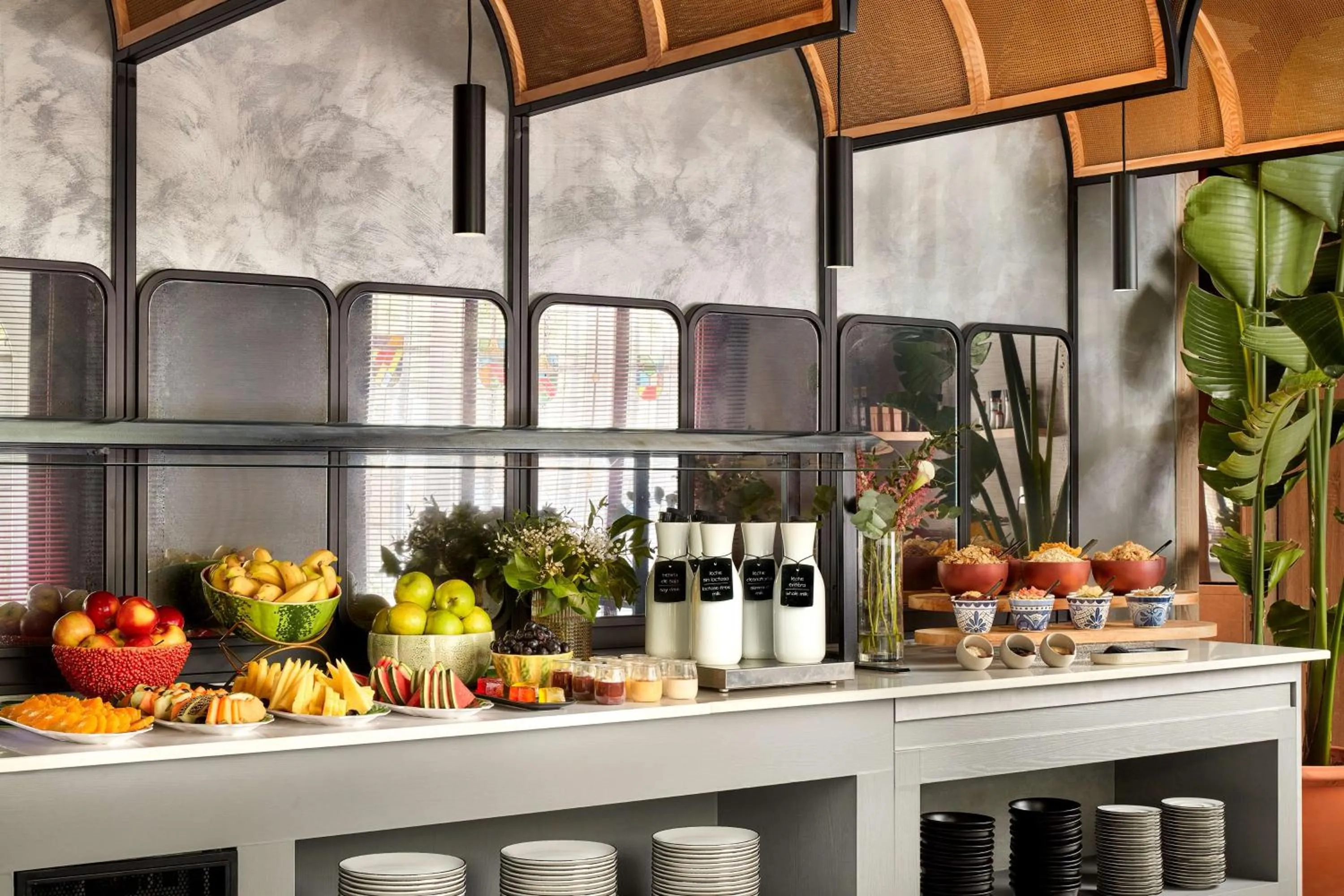 Restaurant/places to eat in Avani Alonso Martinez