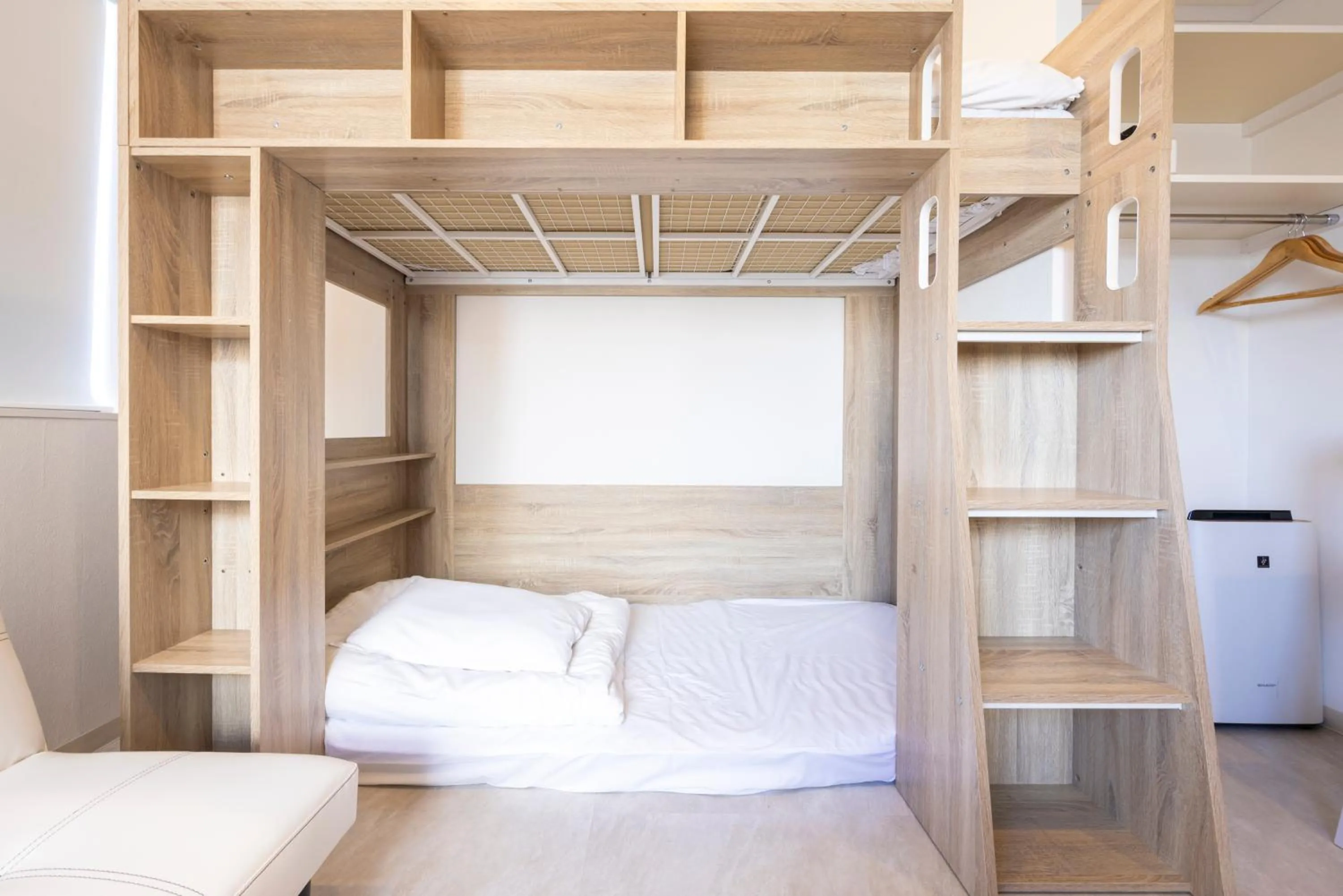 bunk bed, Bed in tomariba