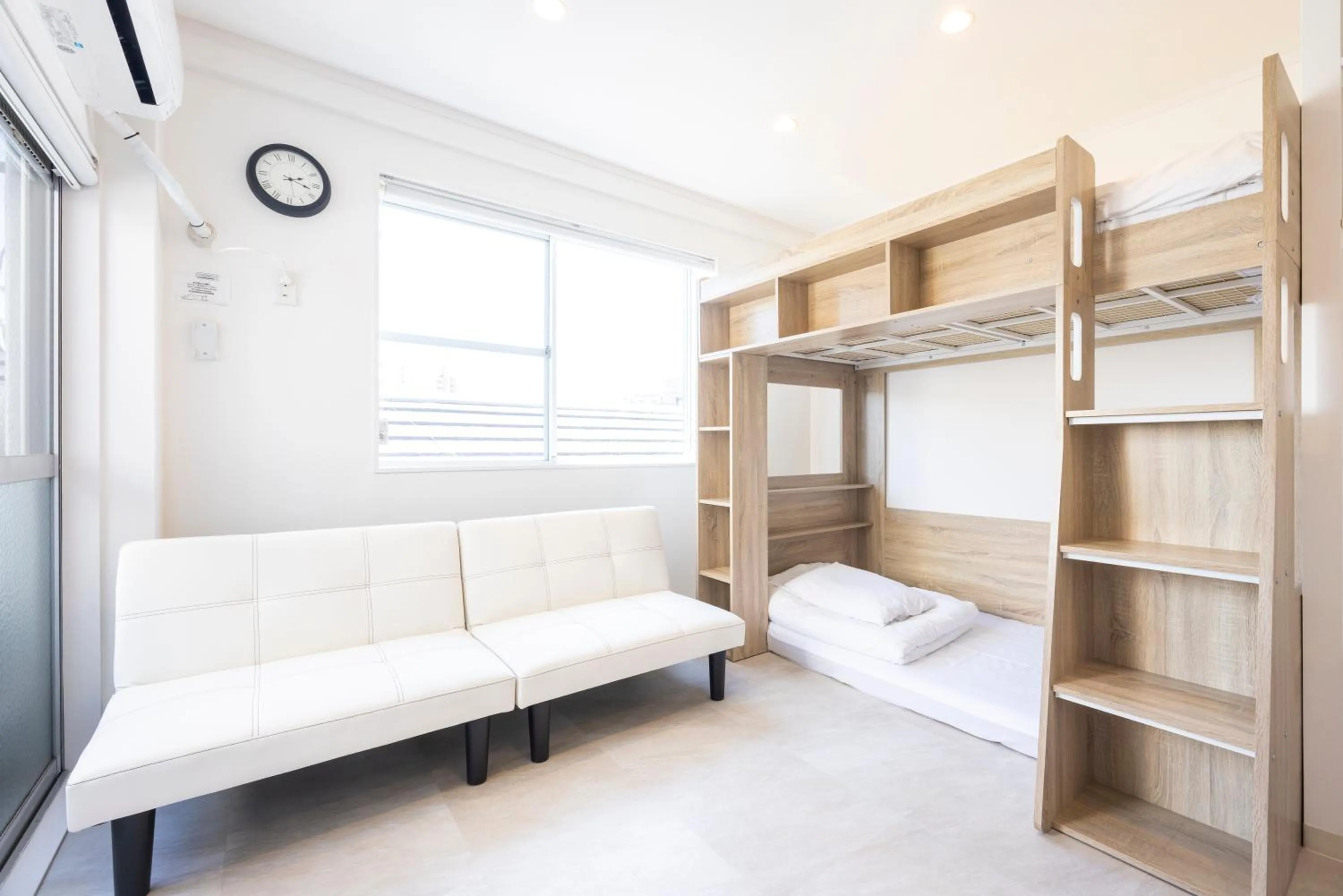 Bed in tomariba
