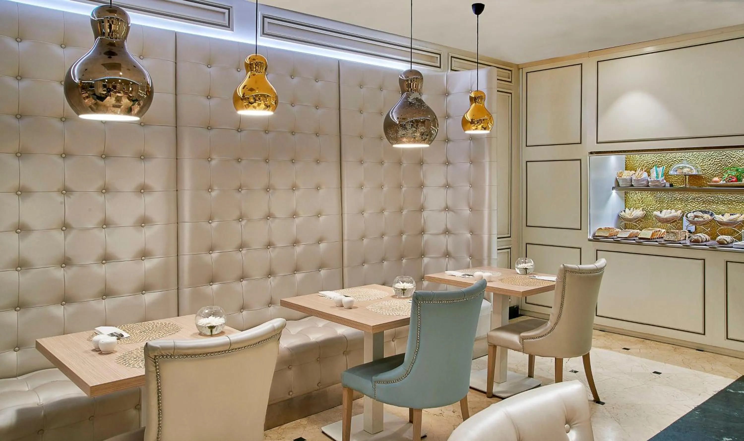 Restaurant/places to eat in NH Collection Madrid Abascal