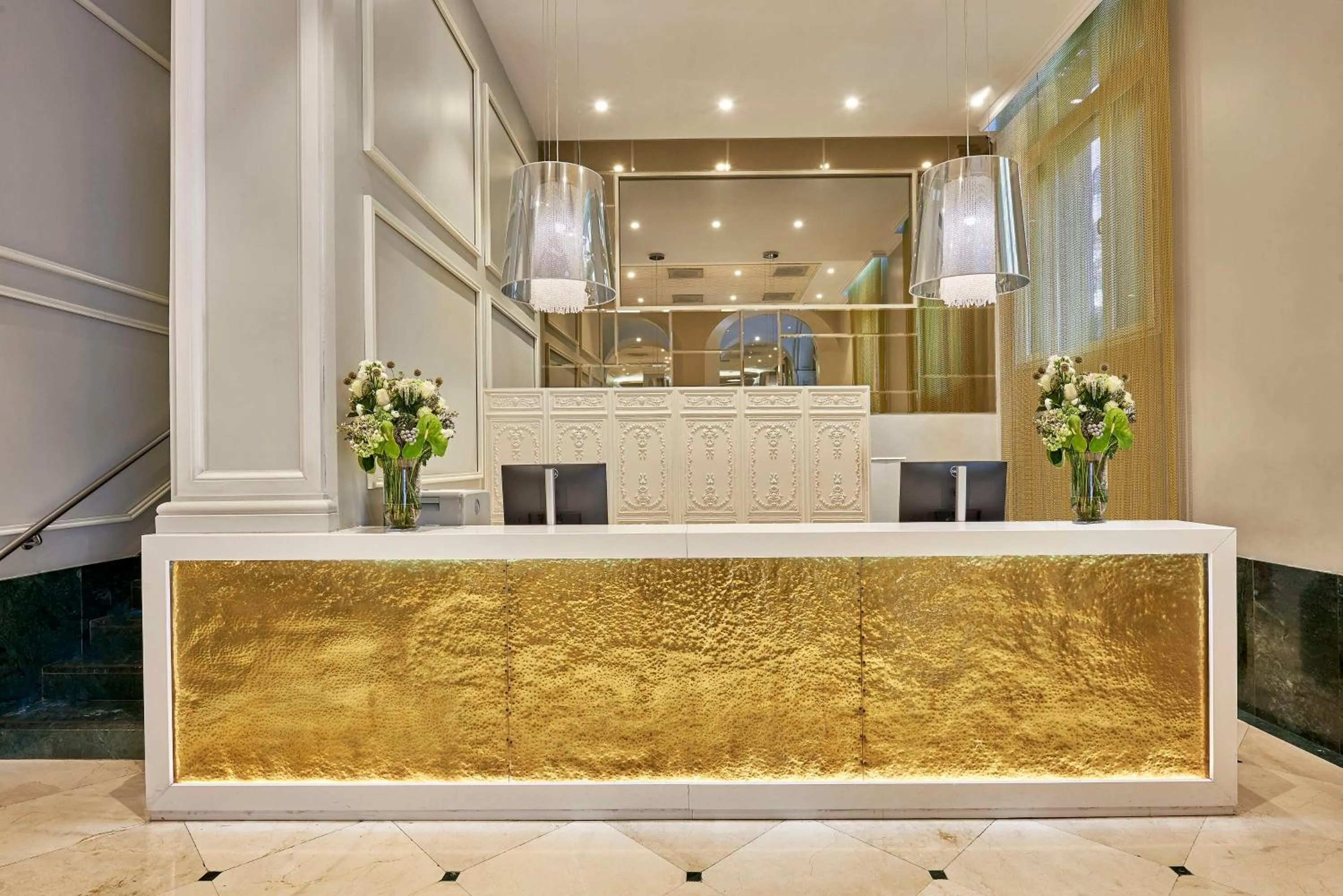 Lobby or reception in NH Collection Madrid Abascal