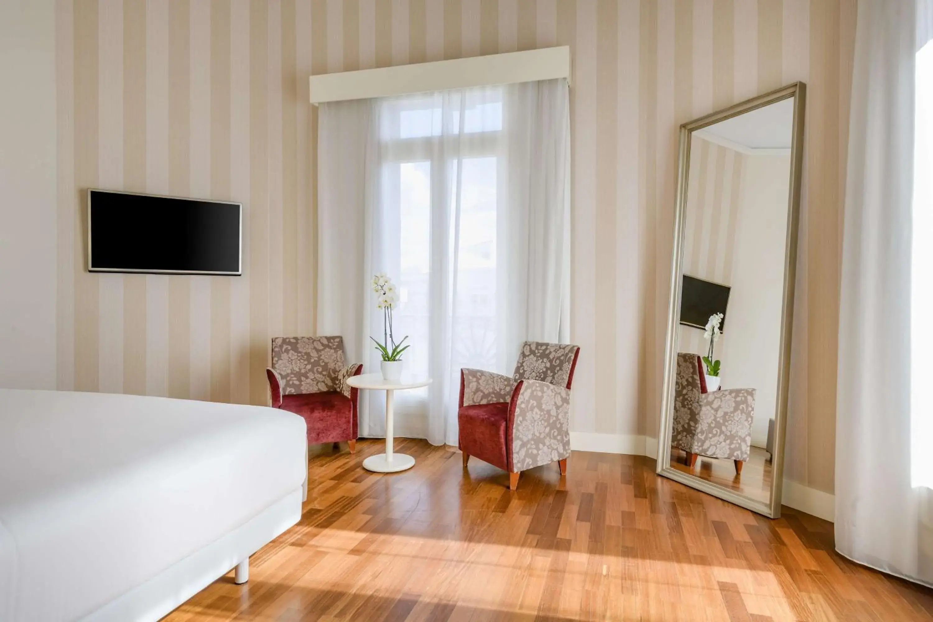 Photo of the whole room, Bed in NH Collection Madrid Abascal Photo of the whole room, Bed in NH Collection Madrid Abascal