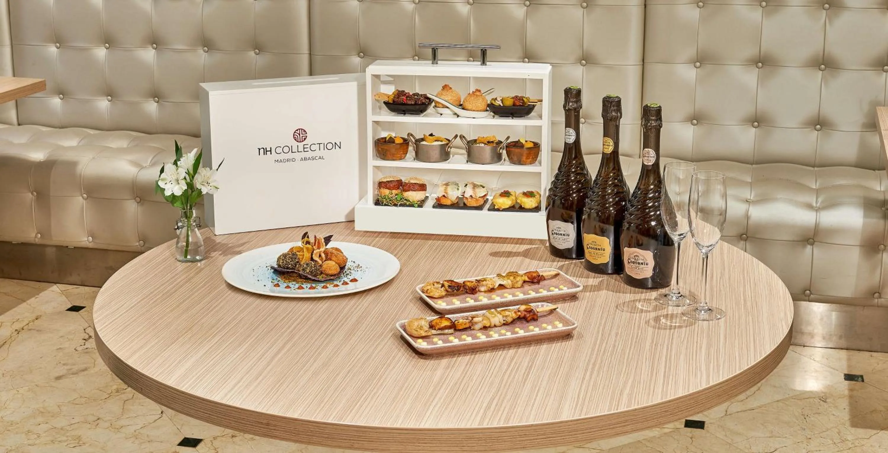 Restaurant/places to eat in NH Collection Madrid Abascal