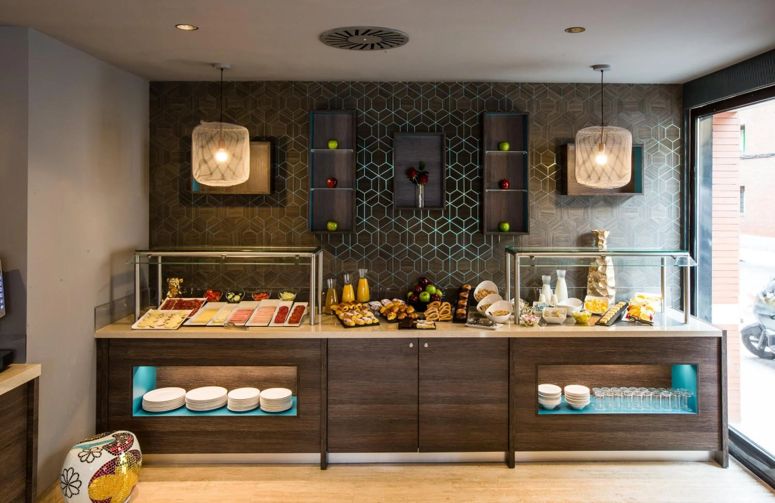 Buffet breakfast in Leonardo Boutique Hotel Madrid