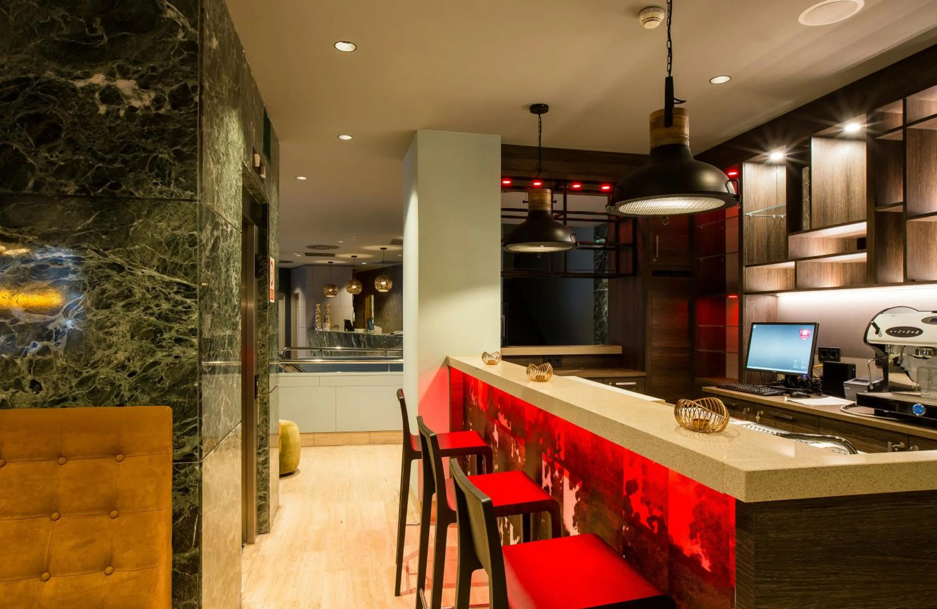 Lounge or bar in Leonardo Boutique Hotel Madrid