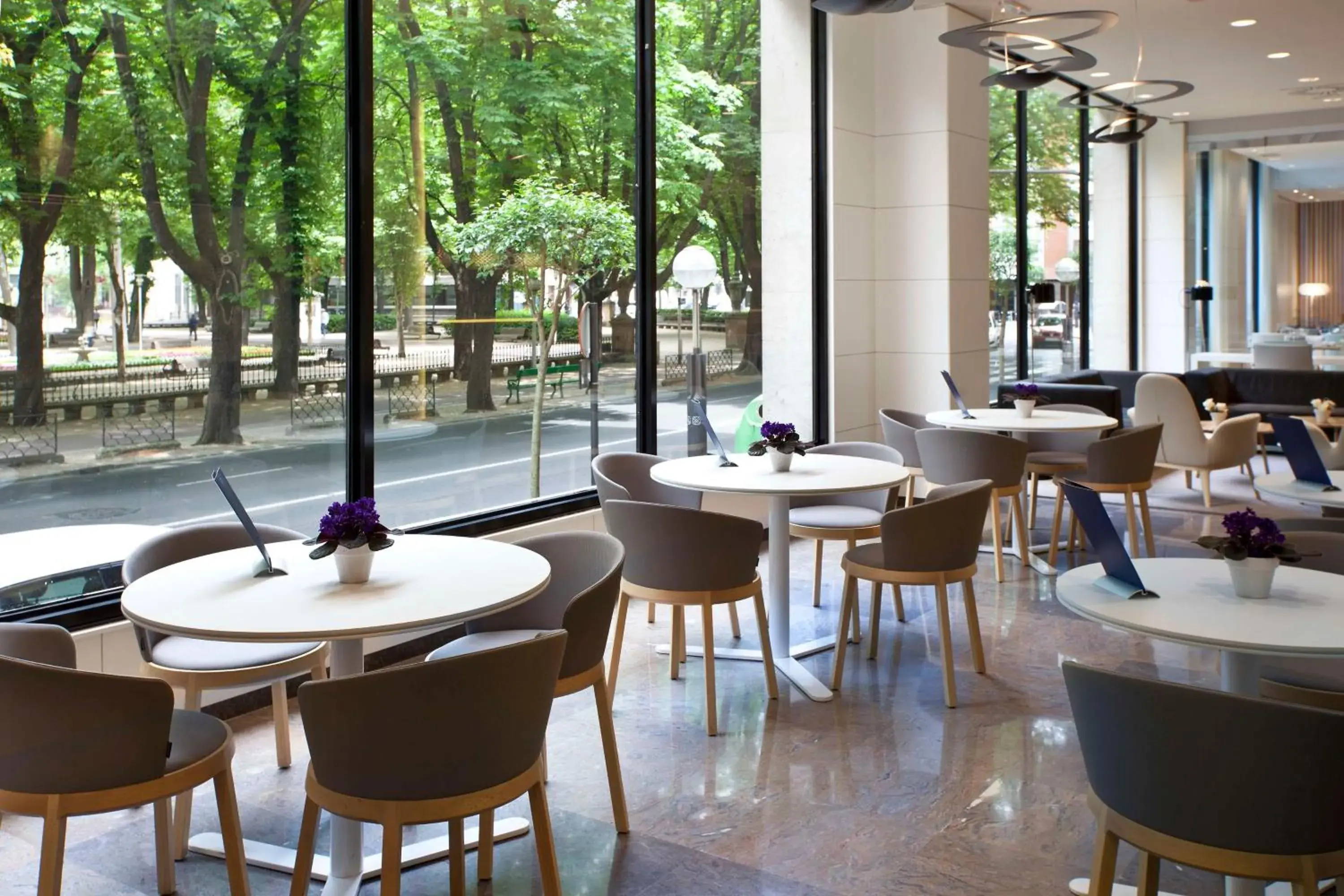 Restaurant/places to eat in NH Canciller Ayala Vitoria Restaurant/places to eat in NH Canciller Ayala Vitoria