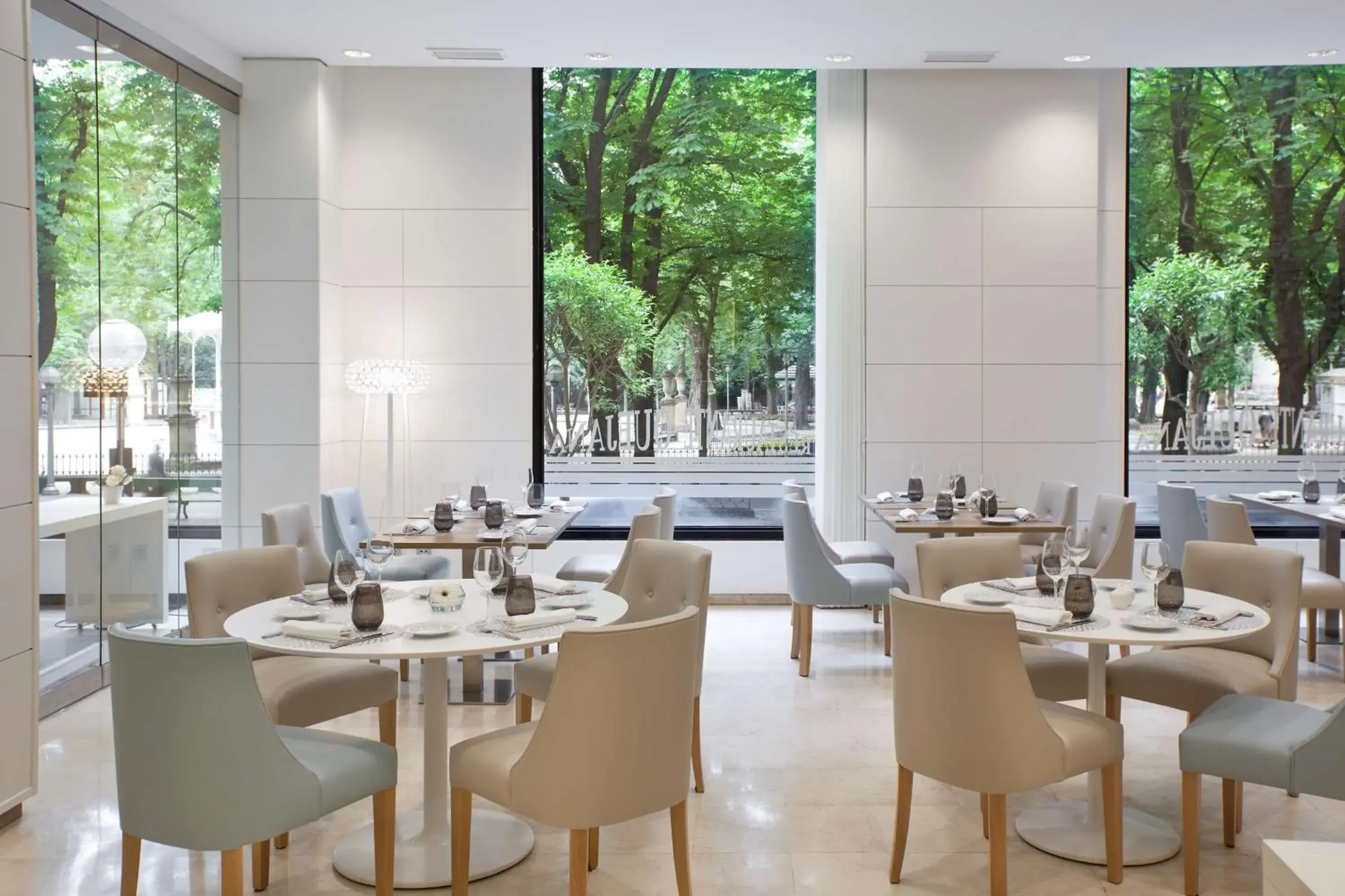 Restaurant/places to eat in NH Canciller Ayala Vitoria Restaurant/places to eat in NH Canciller Ayala Vitoria