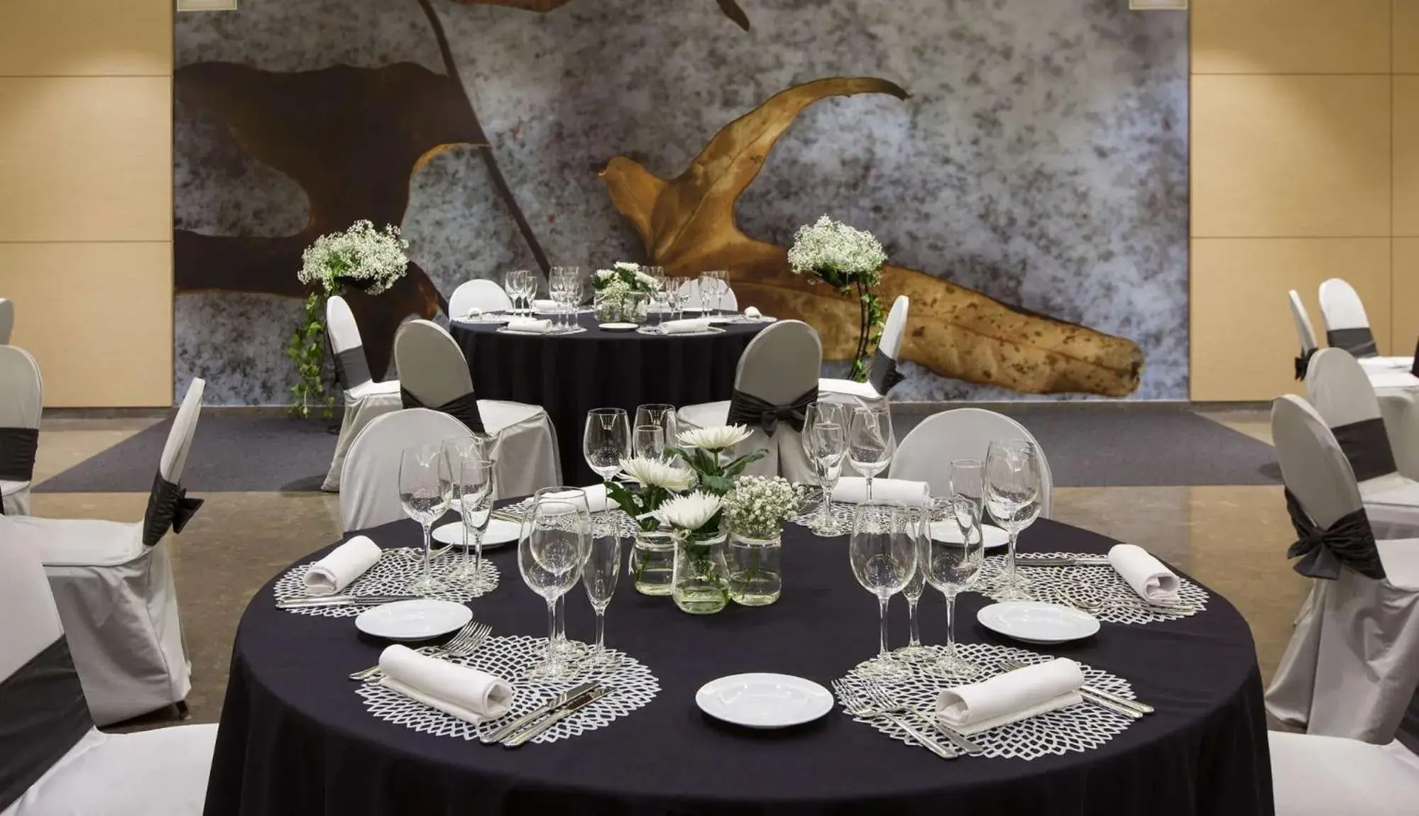 Restaurant/places to eat in NH Canciller Ayala Vitoria Restaurant/places to eat in NH Canciller Ayala Vitoria