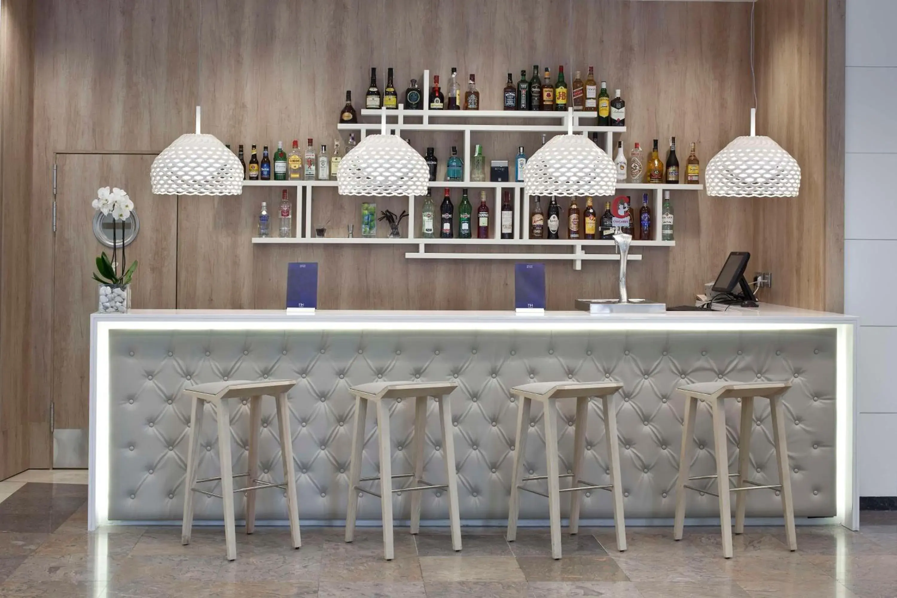 Lounge or bar in NH Canciller Ayala Vitoria Lounge or bar in NH Canciller Ayala Vitoria