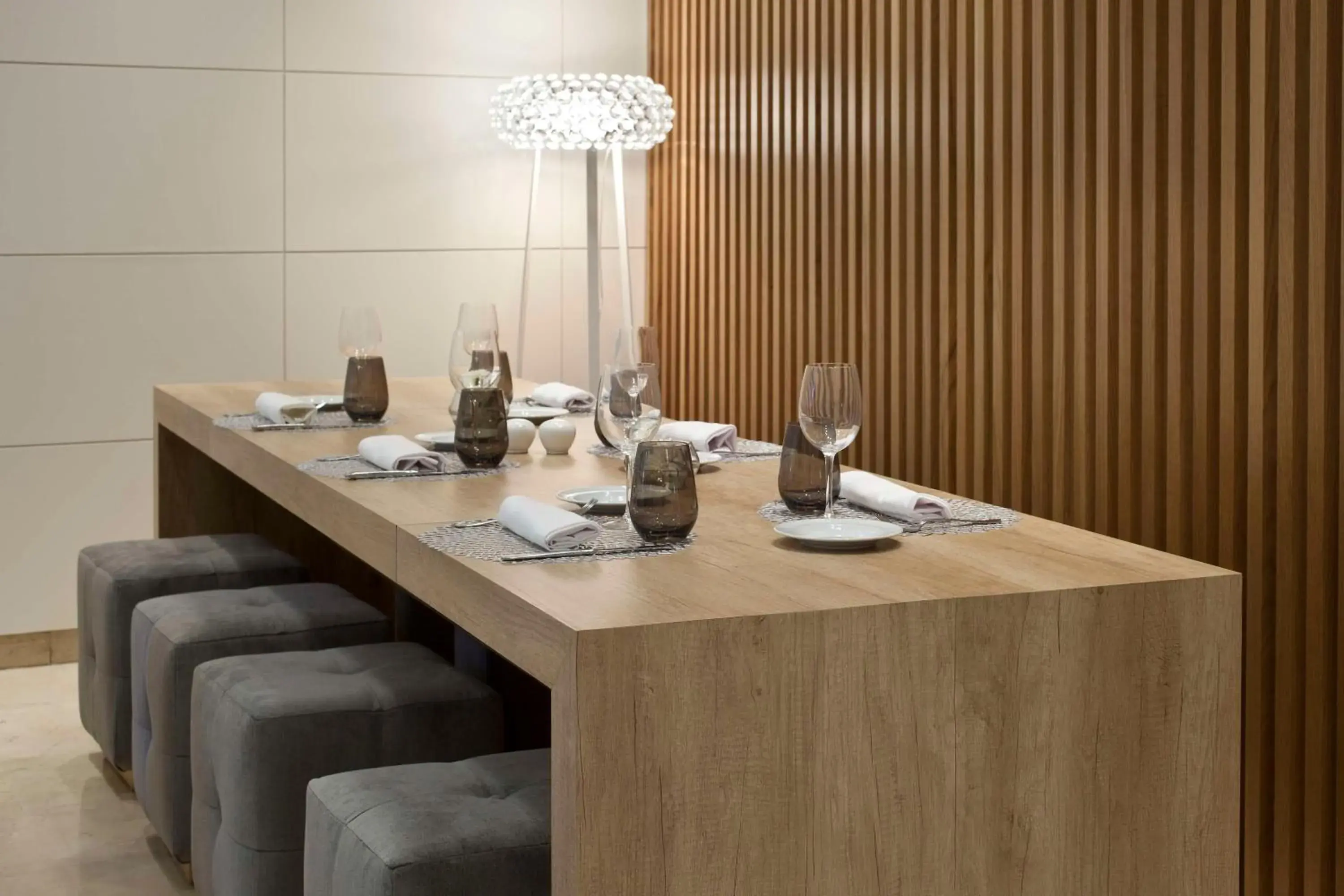 Restaurant/places to eat in NH Canciller Ayala Vitoria Restaurant/places to eat in NH Canciller Ayala Vitoria