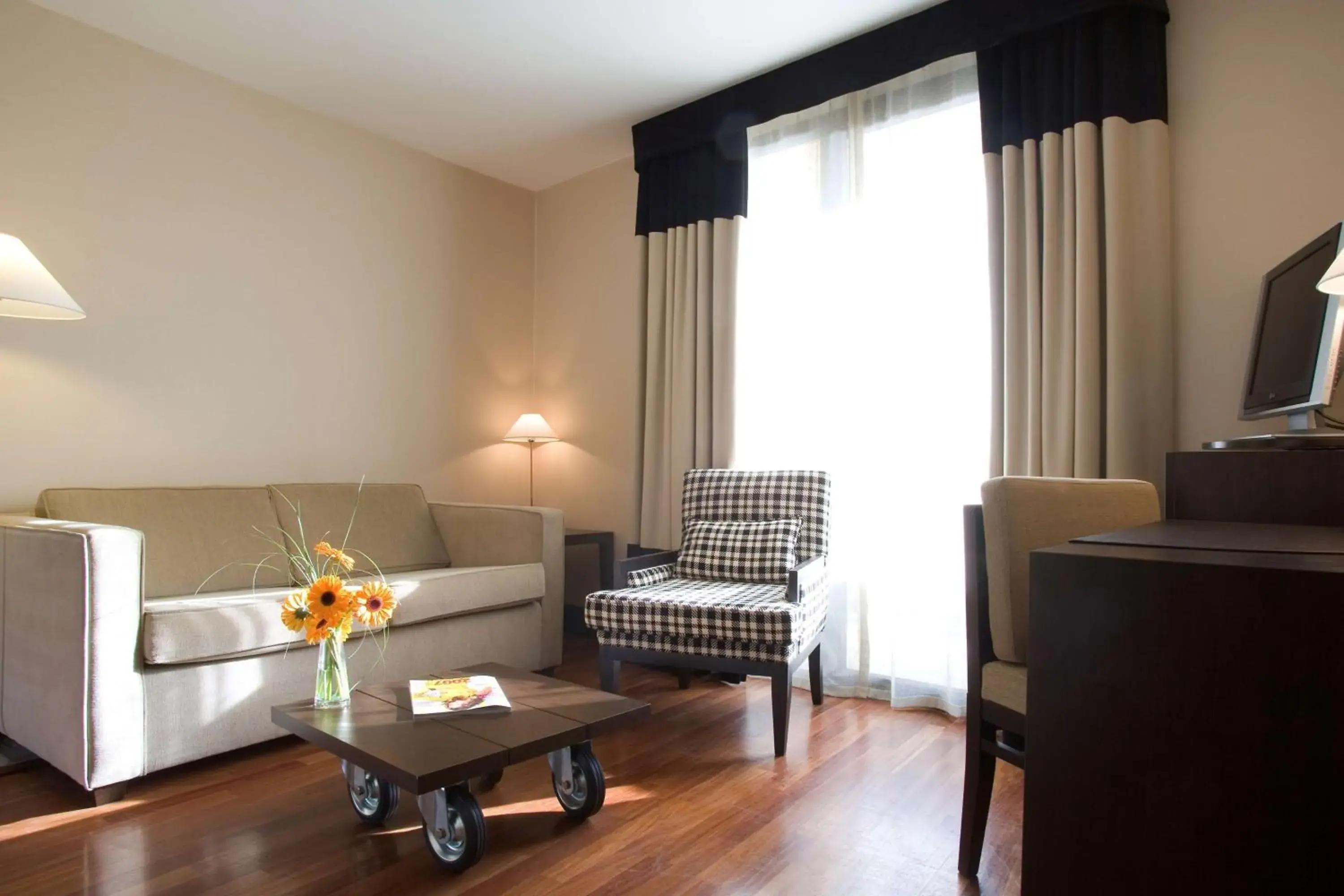 Photo of the whole room in NH Canciller Ayala Vitoria Photo of the whole room in NH Canciller Ayala Vitoria