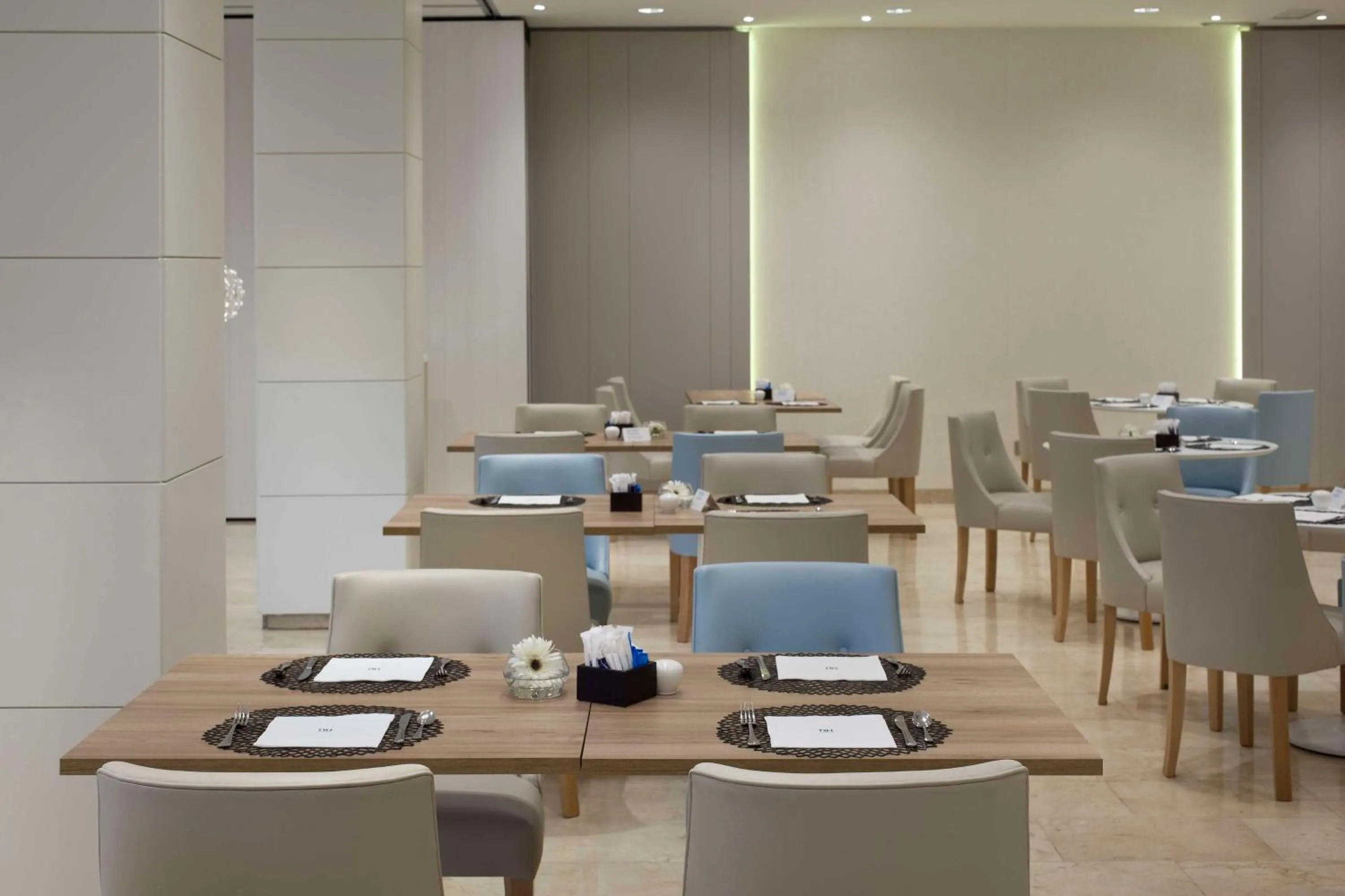 Restaurant/places to eat in NH Canciller Ayala Vitoria