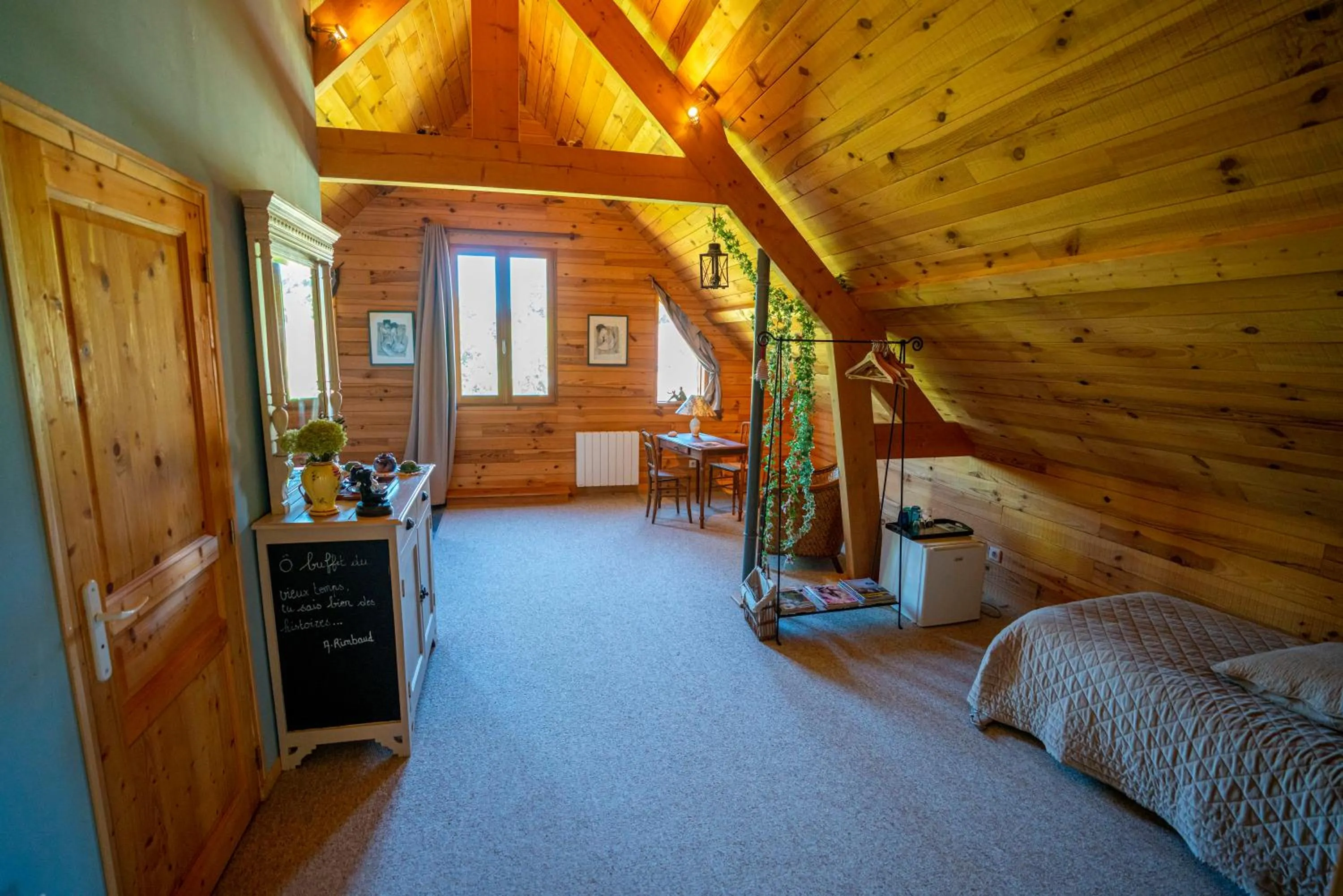 Photo of the whole room in Chambre d'hôtes - Le jardin des Patissons