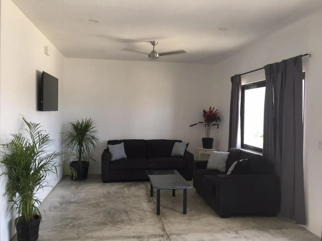 TV and multimedia in Las Palmas Hotel - Cerritos Beach