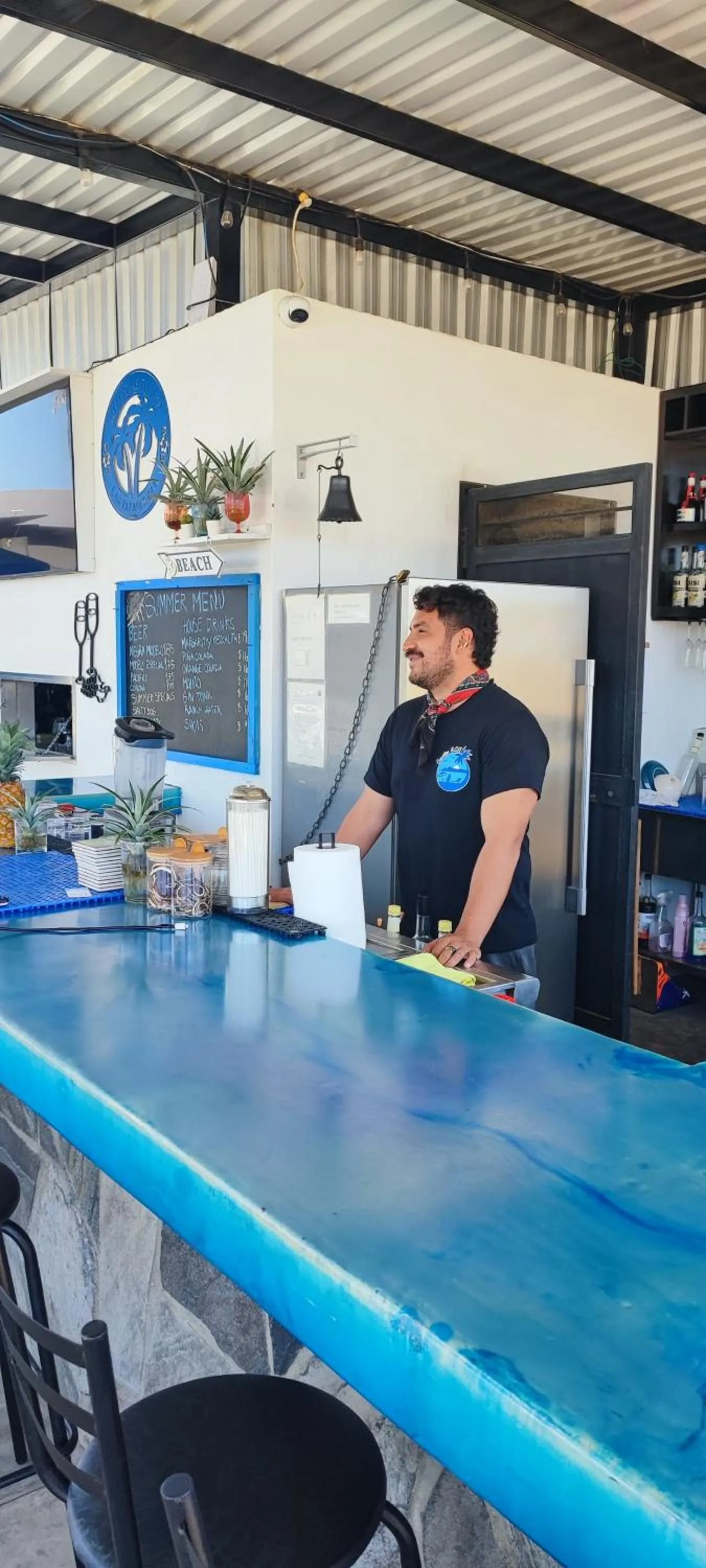 Restaurant/places to eat in Las Palmas Hotel - Cerritos Beach