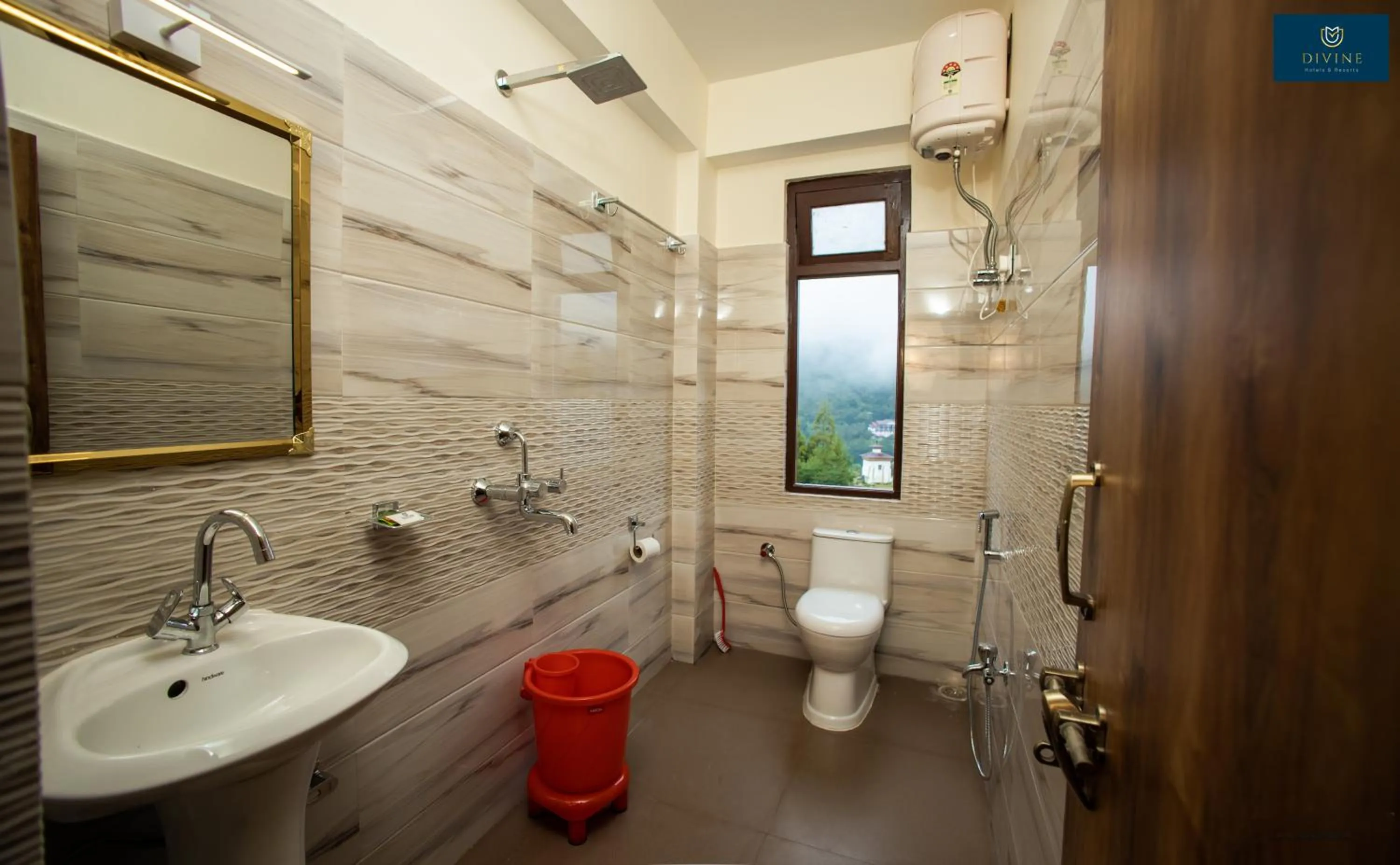 Divine's The Elite Zong