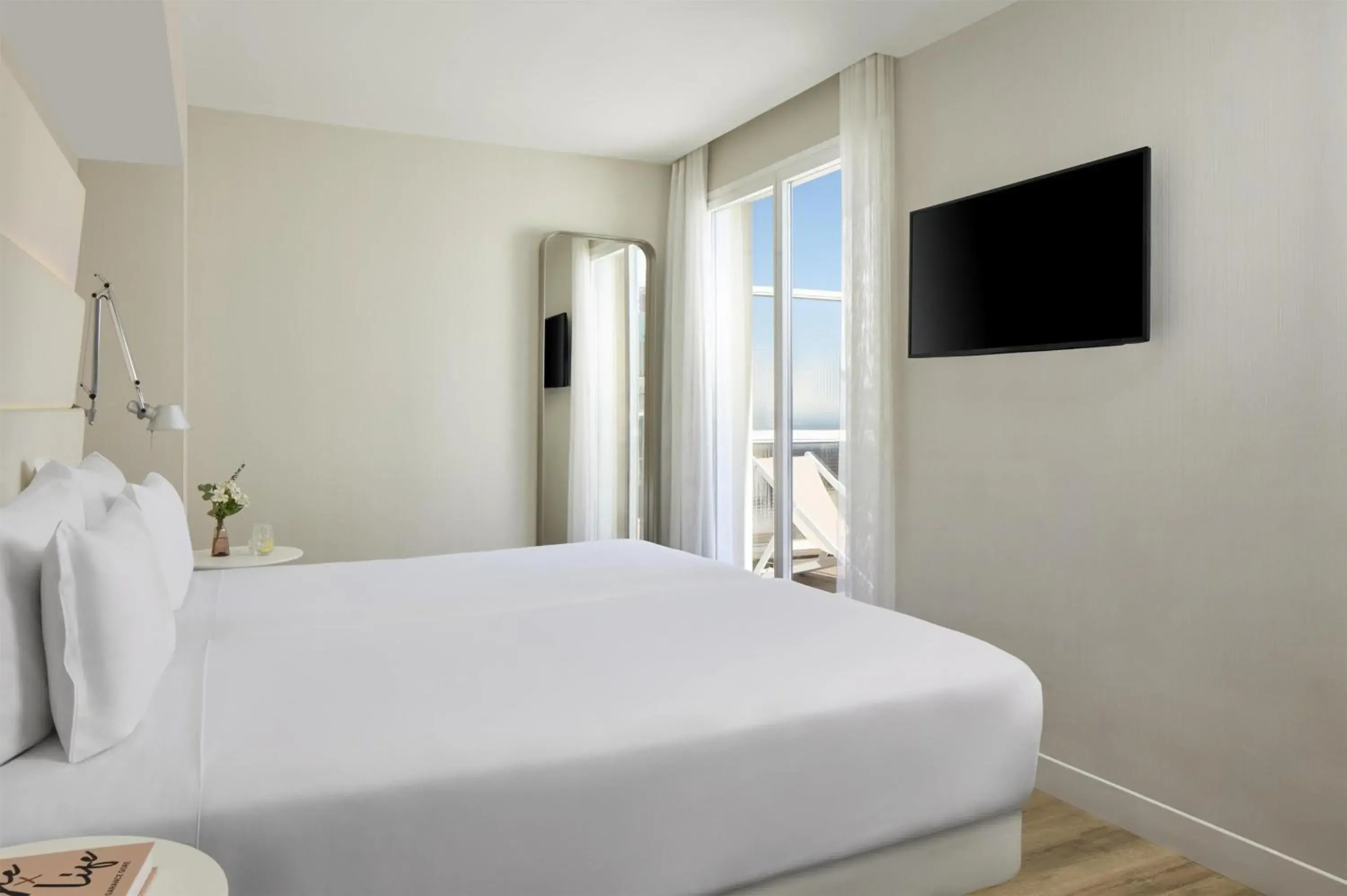 Property building, Bed in NH Madrid Balboa Property building, Bed in NH Madrid Balboa