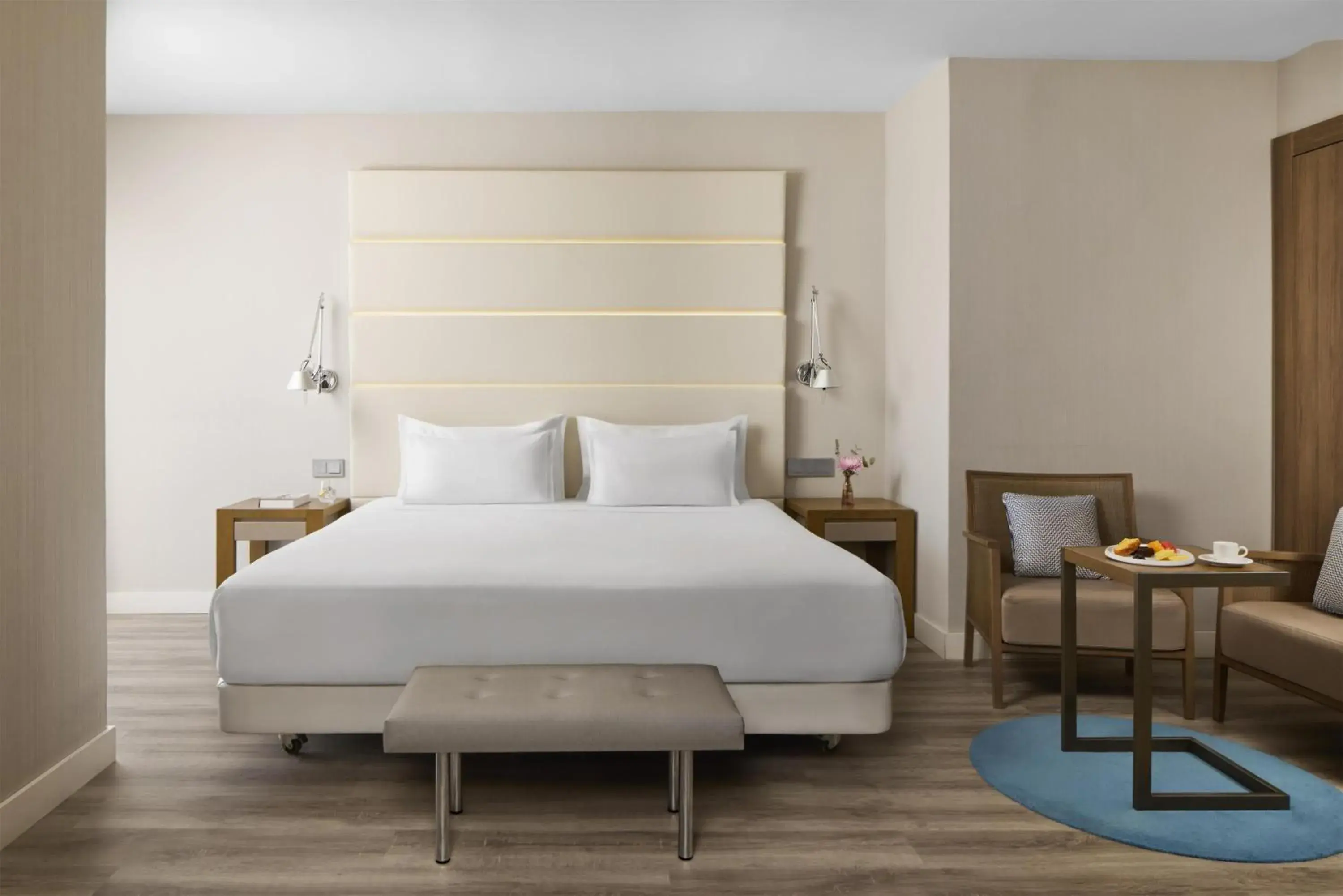 Photo of the whole room, Bed in NH Madrid Balboa Photo of the whole room, Bed in NH Madrid Balboa