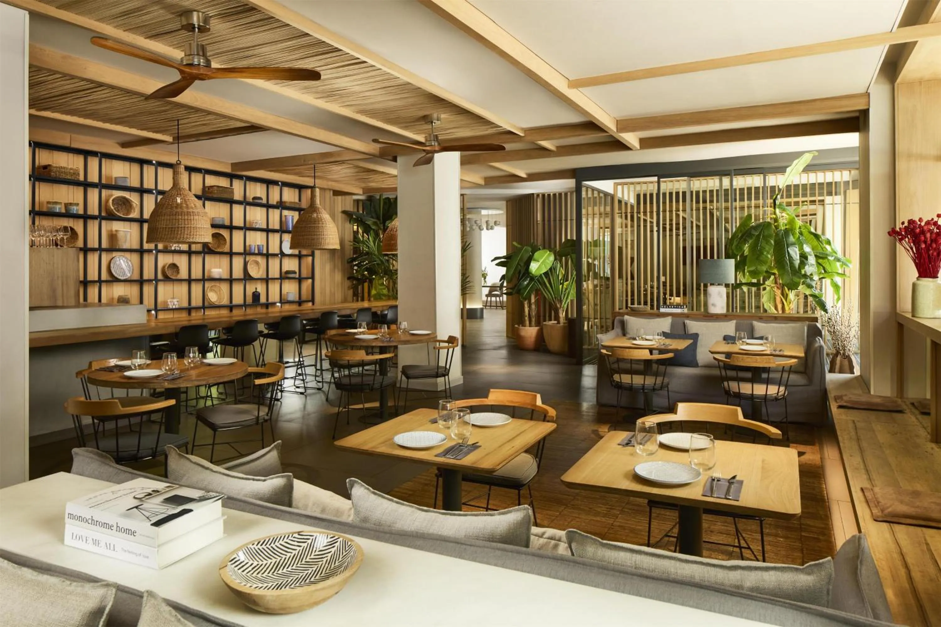 Restaurant/places to eat in NH Madrid Balboa