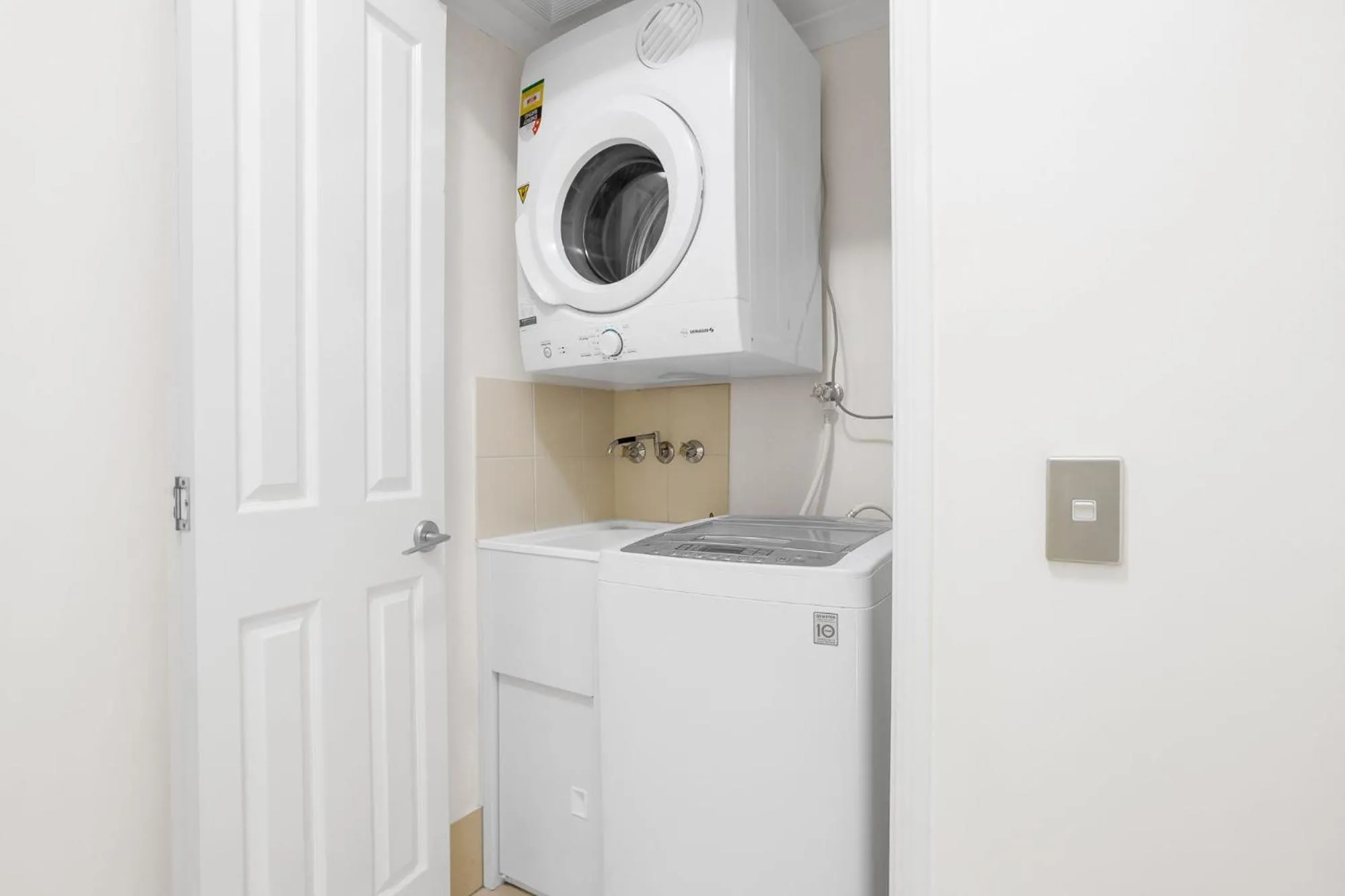 washing machine in City Quays Accommodation