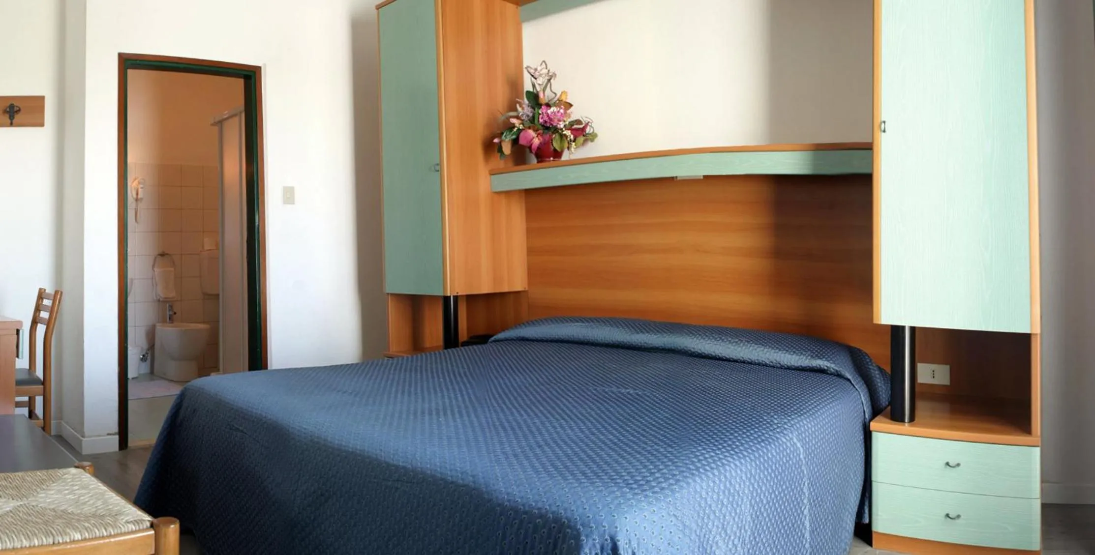 Photo of the whole room, Bed in Hotel Garden