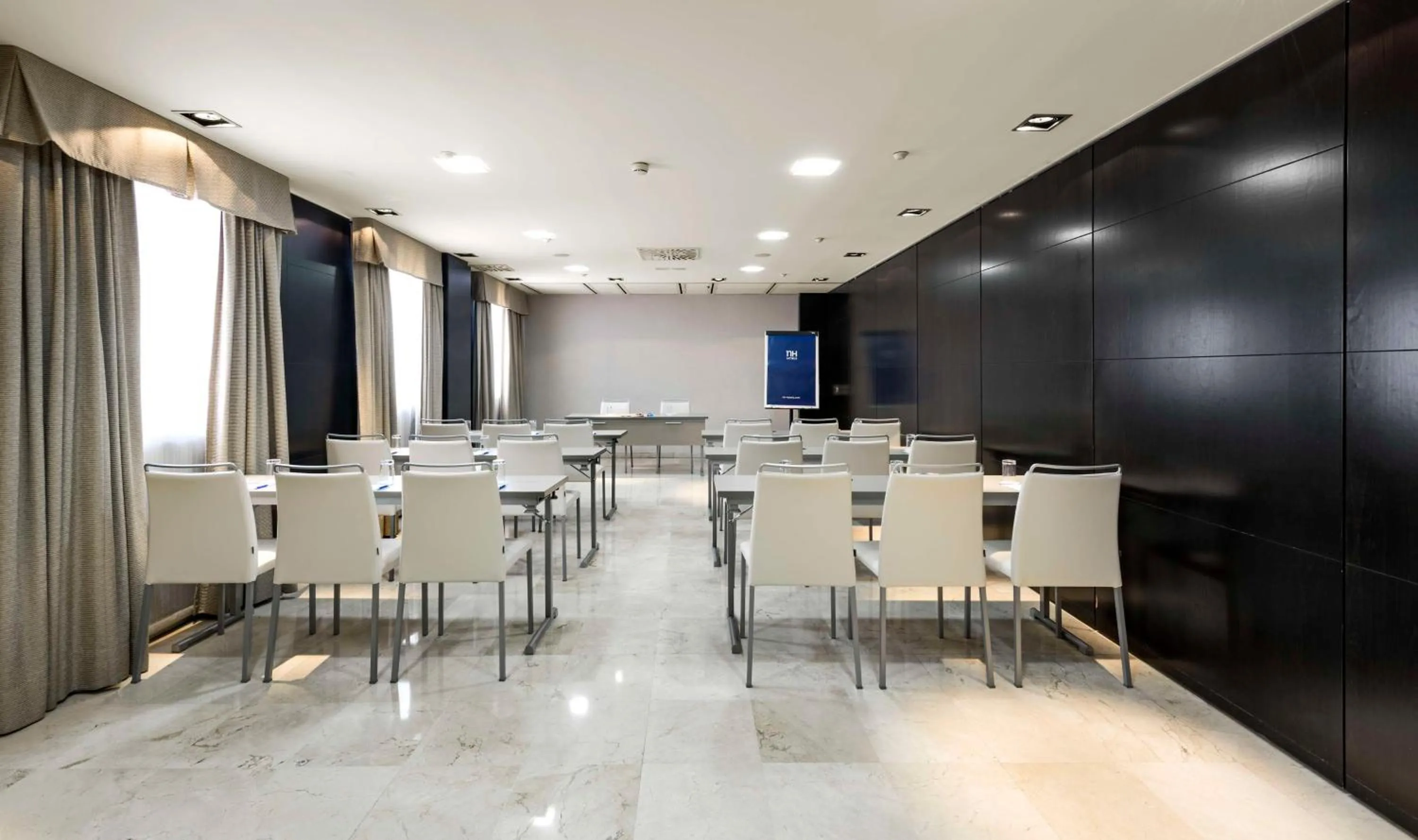 Meeting/conference room in NH Madrid Principe de Vergara