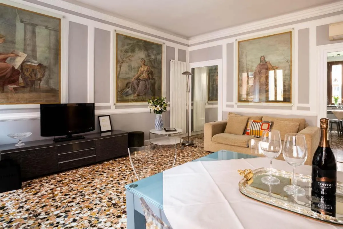 Salmaso Apartments