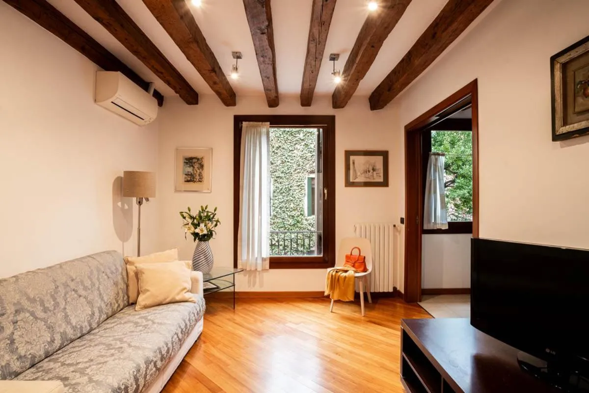 Salmaso Apartments