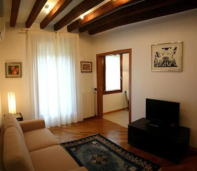 Day in Salmaso Apartments