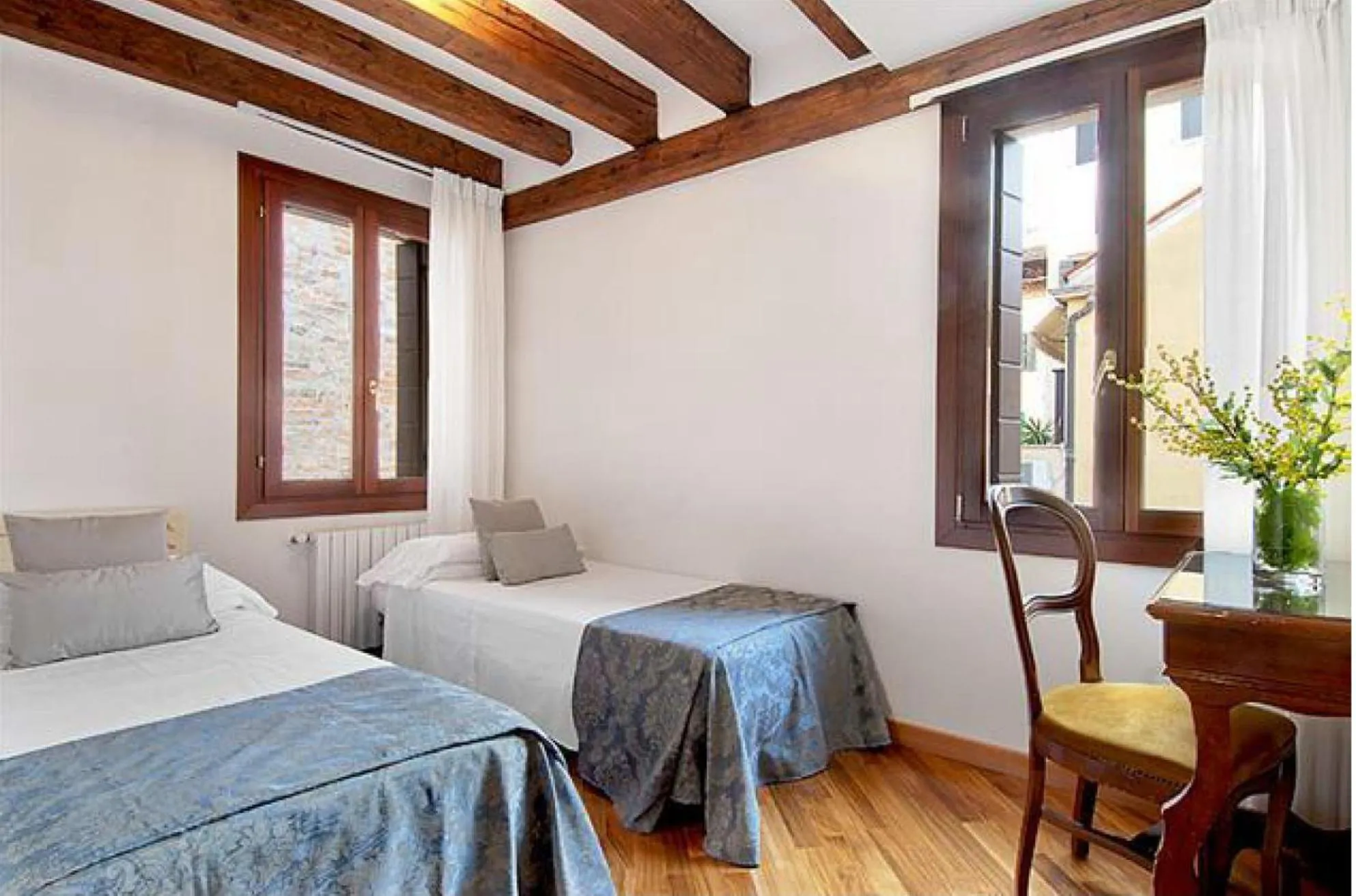 Property building, Bed in Salmaso Apartments