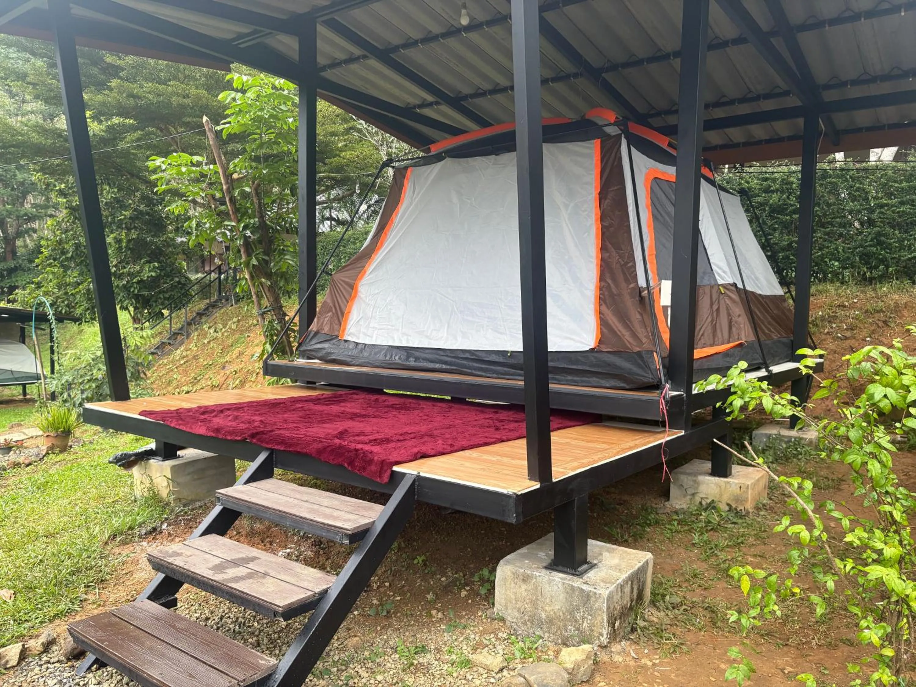 Khao Sok Hill Top Resort