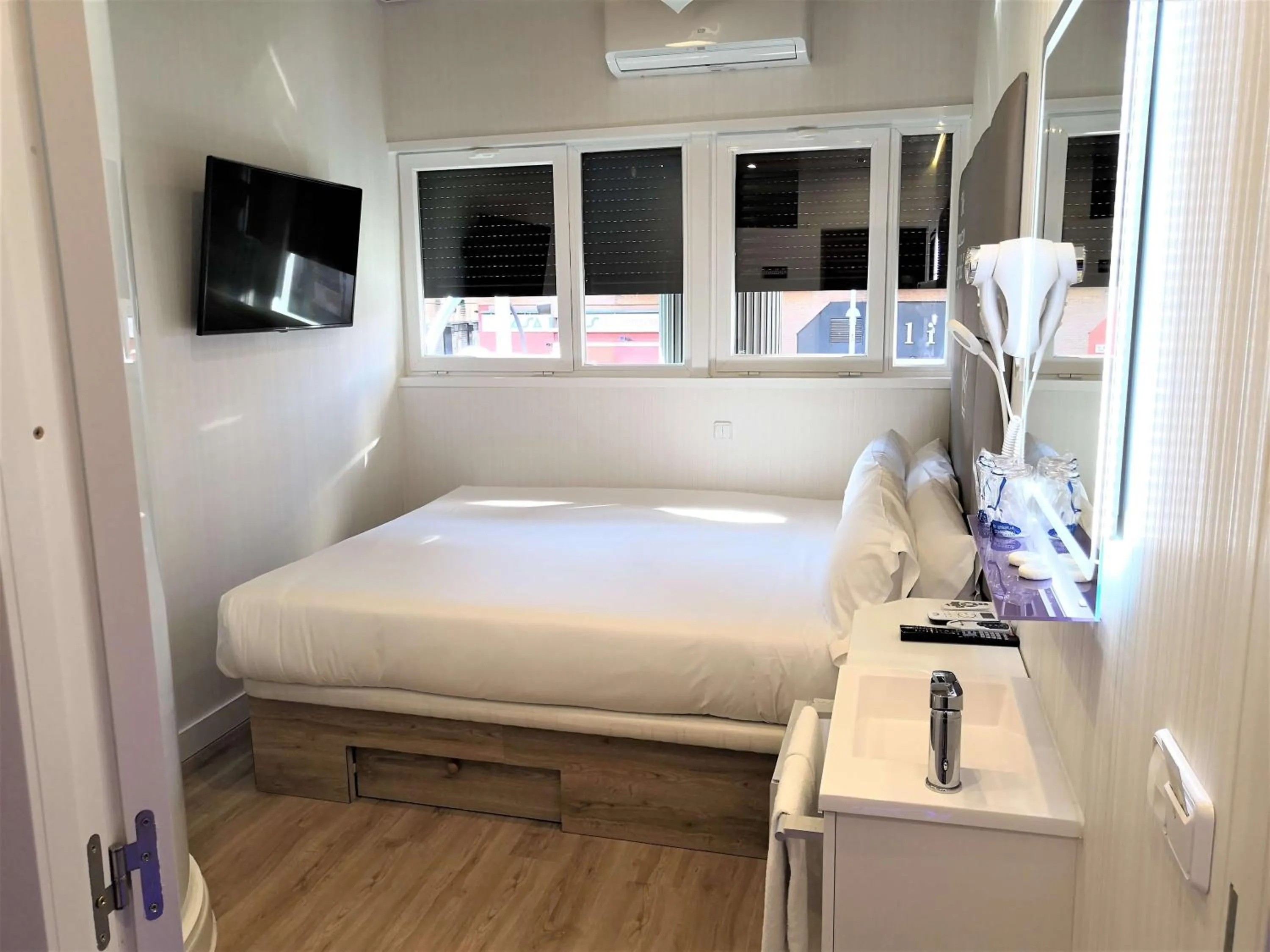 TV and multimedia, Bed in Erase un Hotel