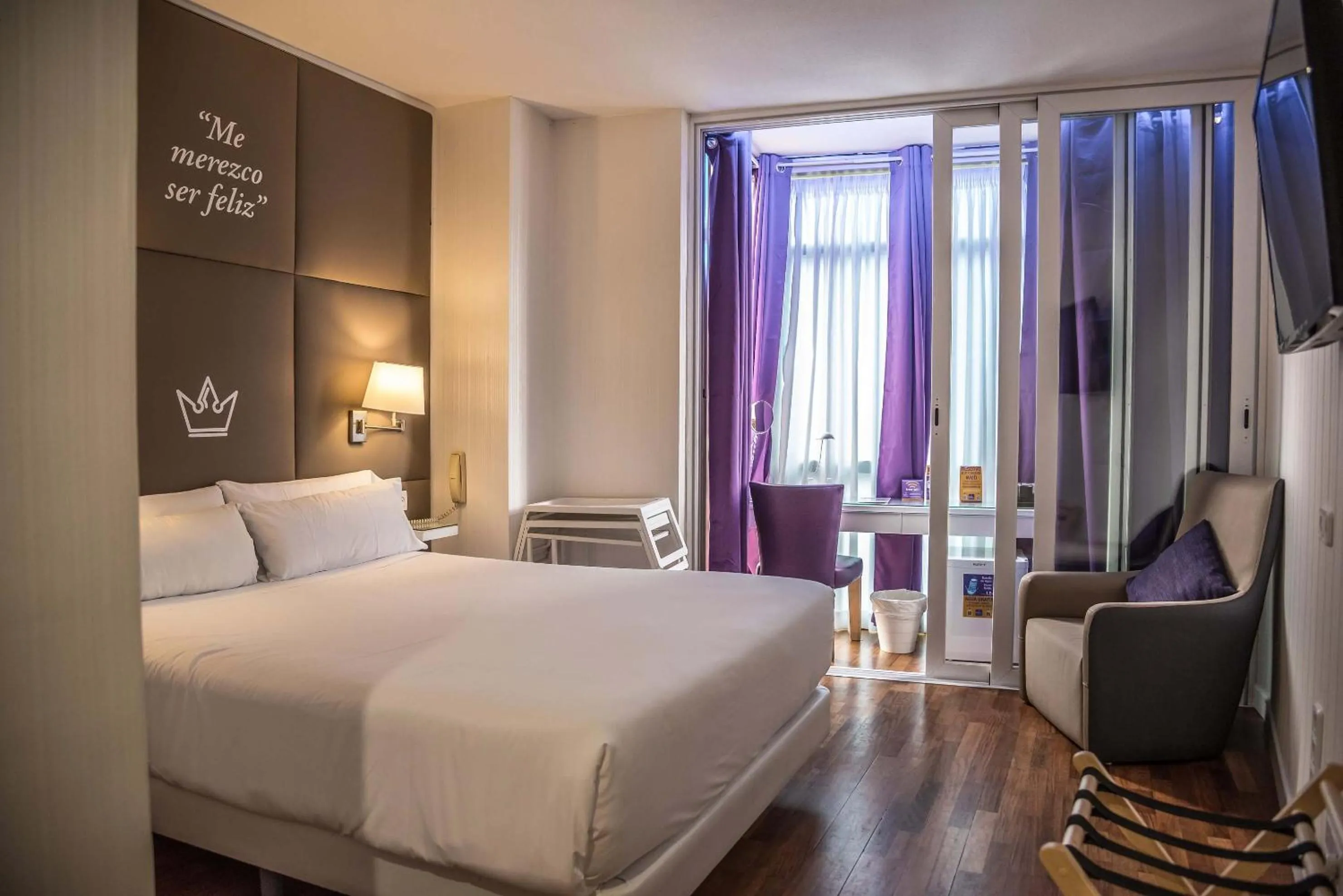 TV and multimedia, Bed in Erase un Hotel