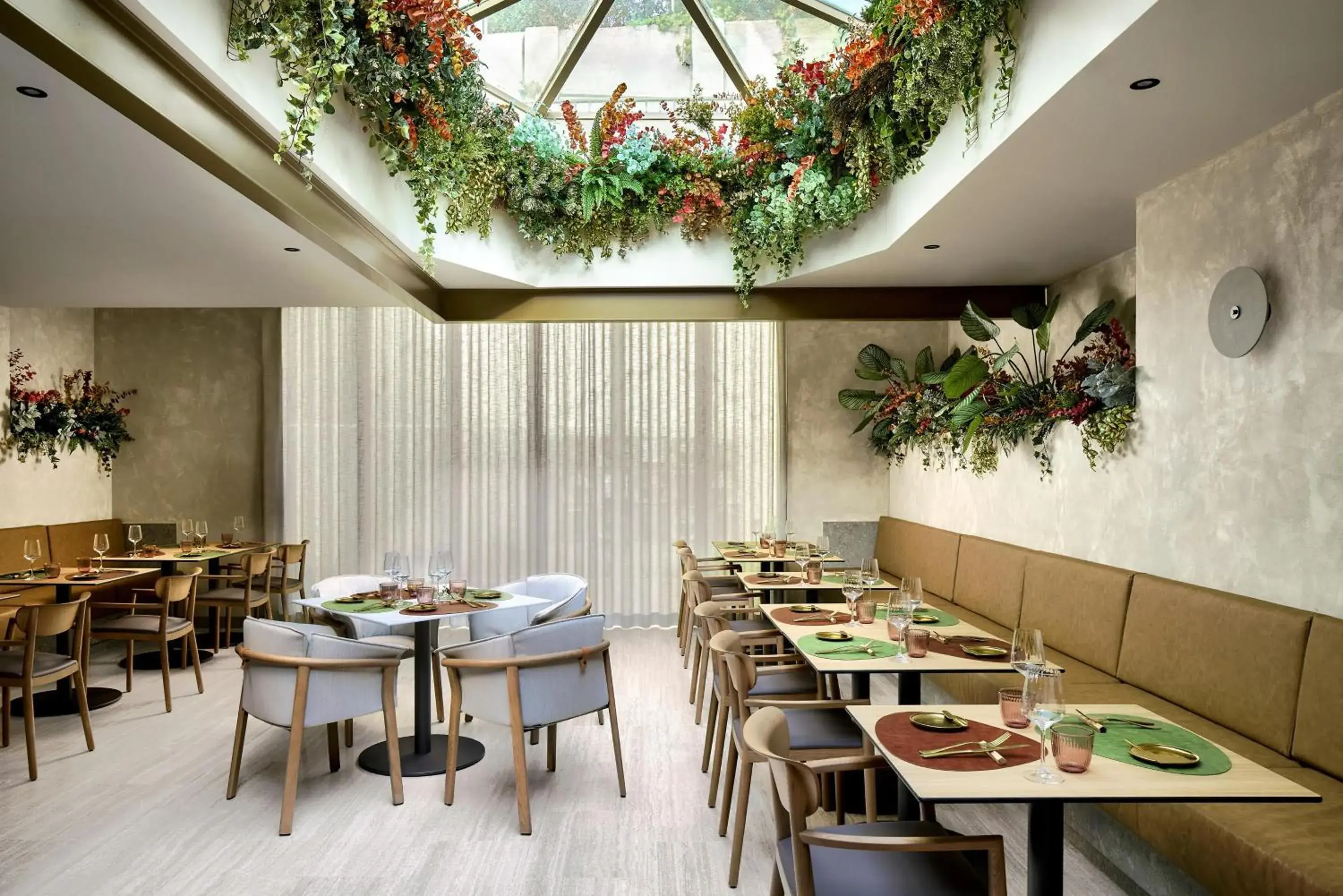 Restaurant/places to eat in NH Paseo de la Habana Restaurant/places to eat in NH Paseo de la Habana