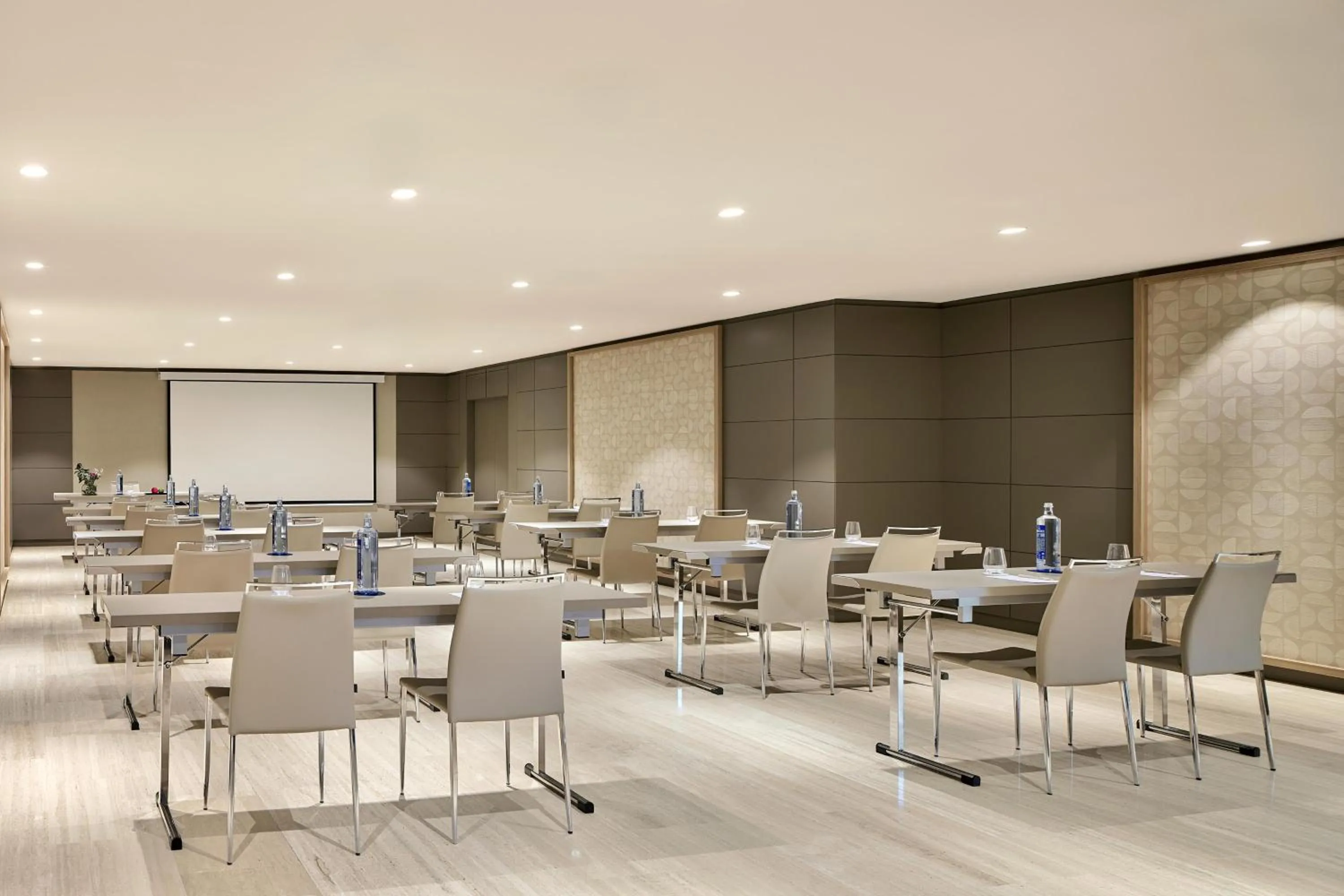 Meeting/conference room in NH Paseo de la Habana