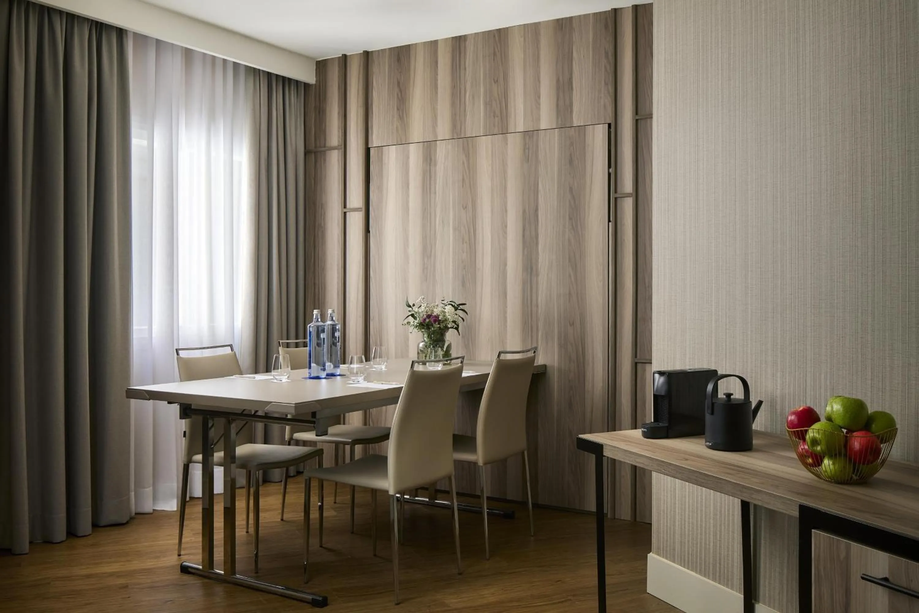 Bedroom in NH Paseo de la Habana