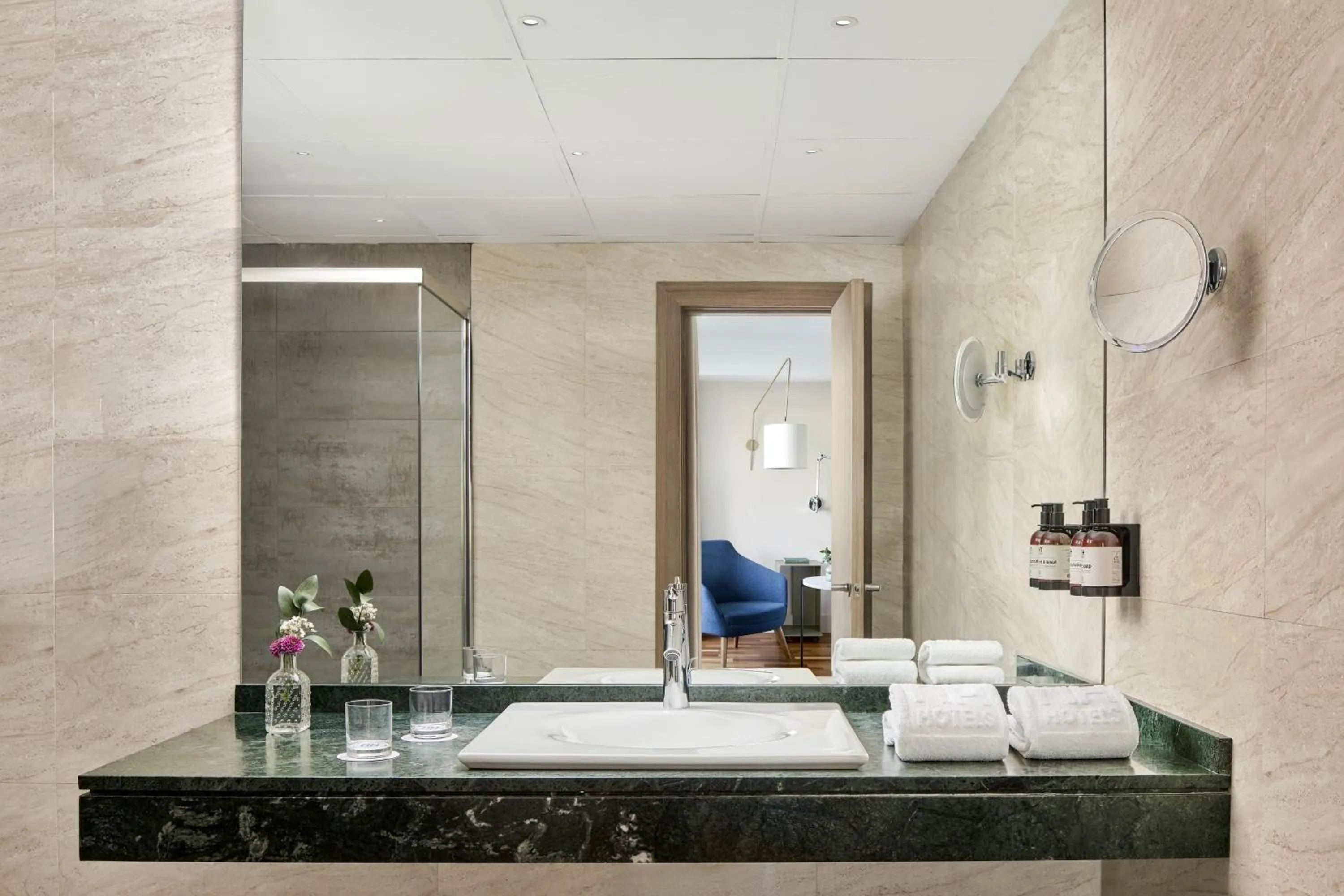 Bedroom in NH Paseo de la Habana