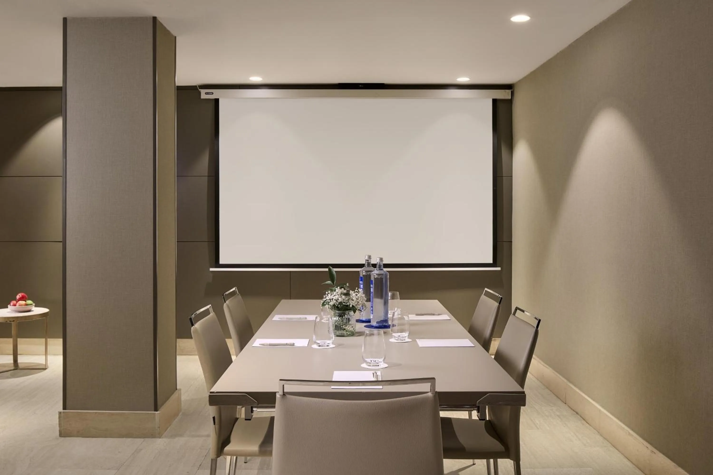 Meeting/conference room in NH Paseo de la Habana