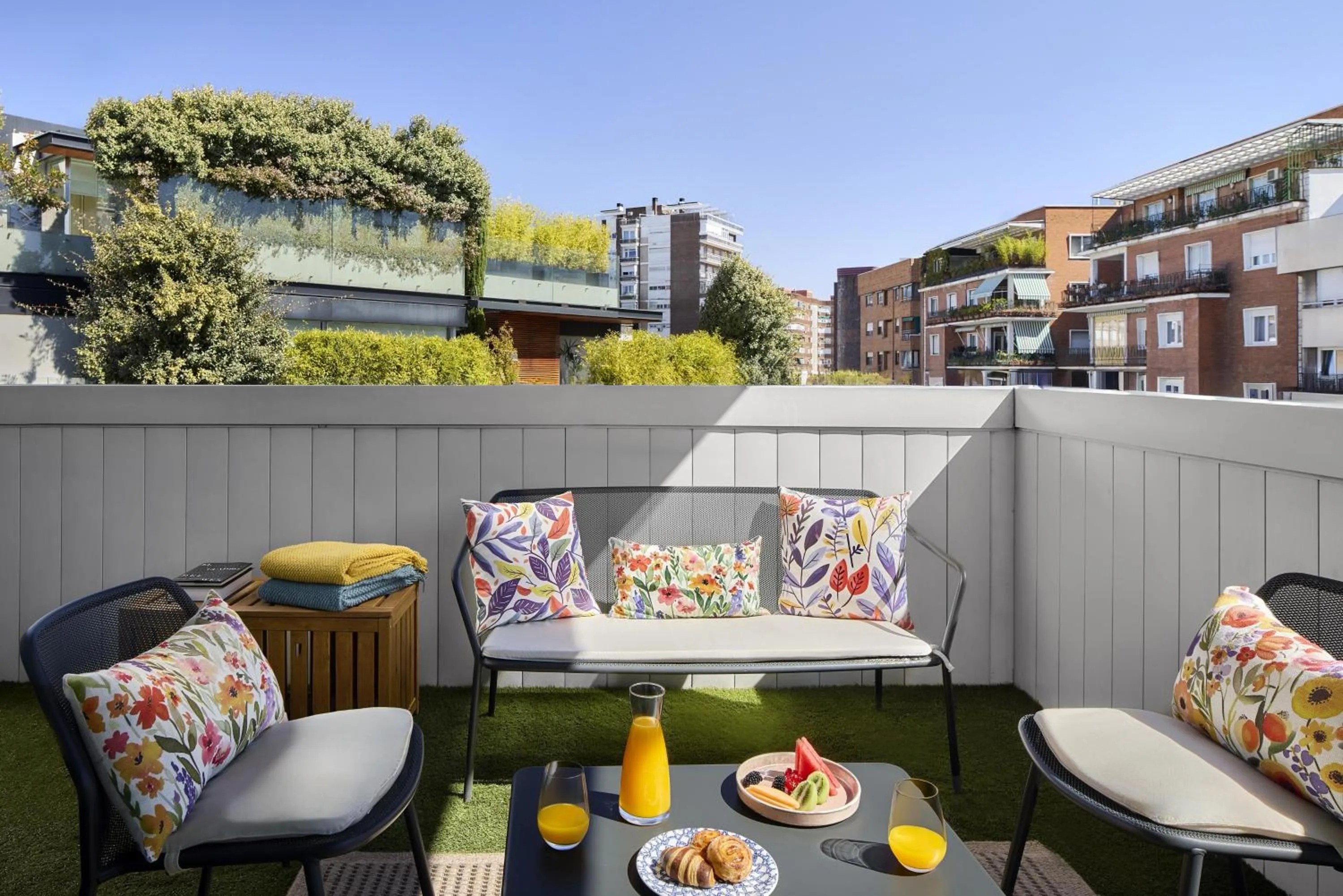 Property building in NH Paseo de la Habana