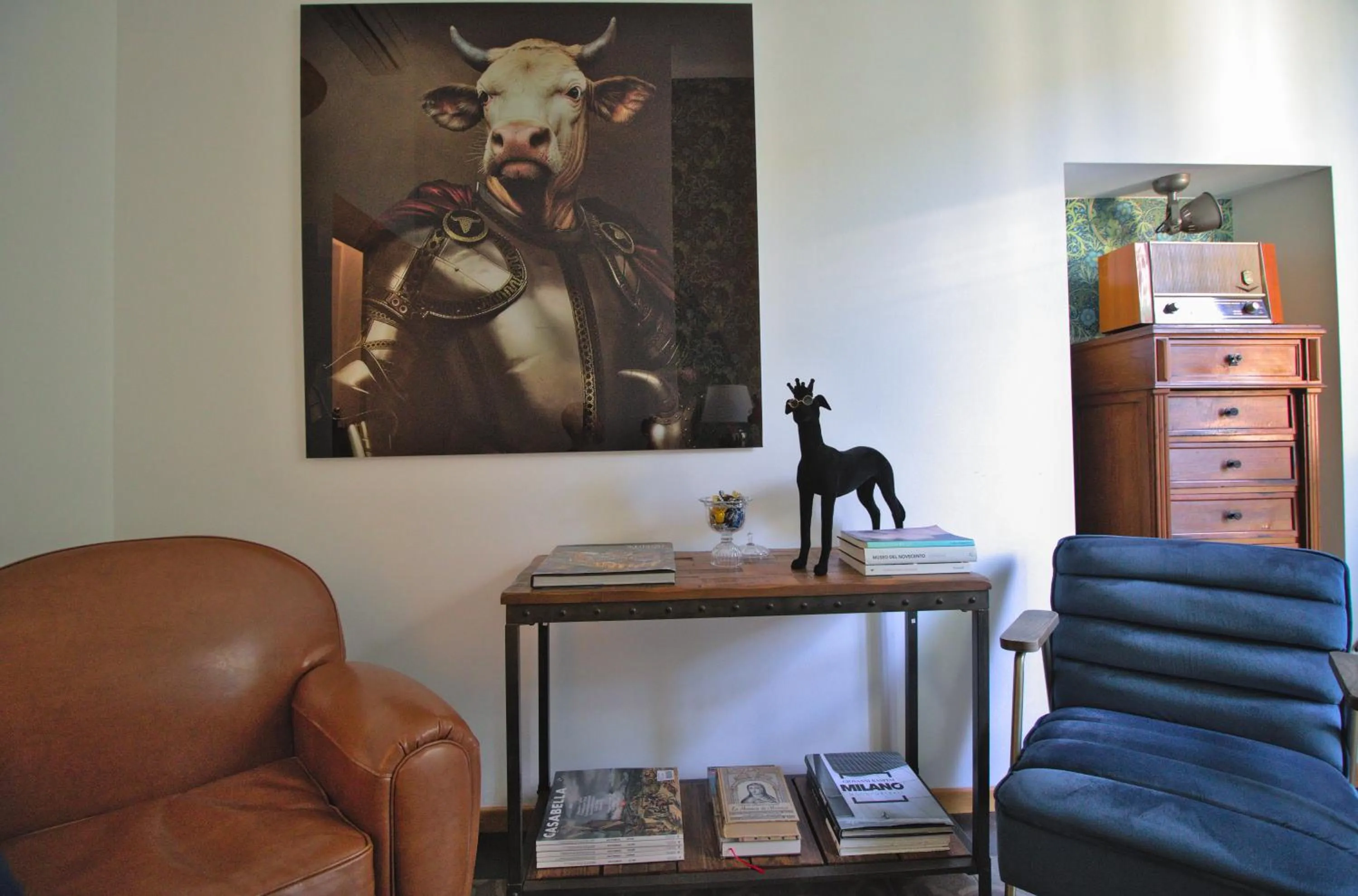 Communal lounge/ TV room in Porta Tosa Boutique